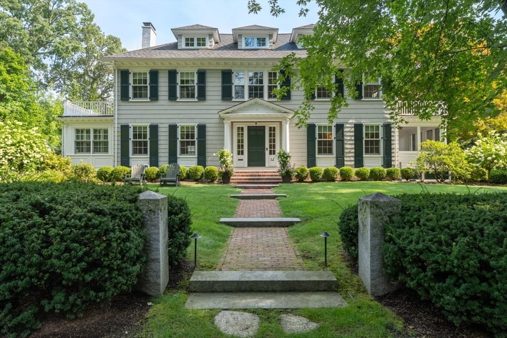32 Arlington Road, Wellesley MA 02481