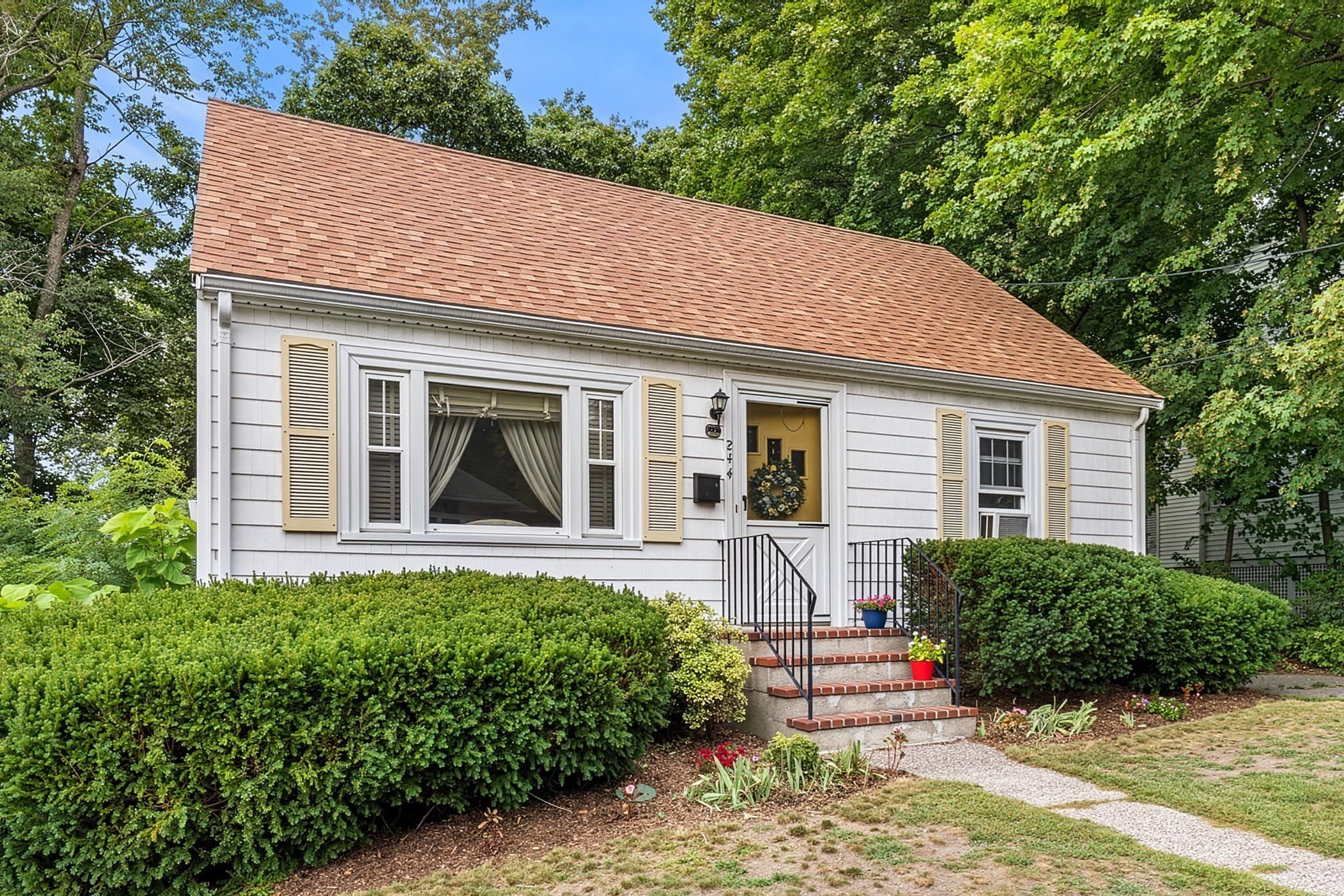 Single Family Residence at 244 Beech Ave, Melrose MA 02176, photo 2 of 22