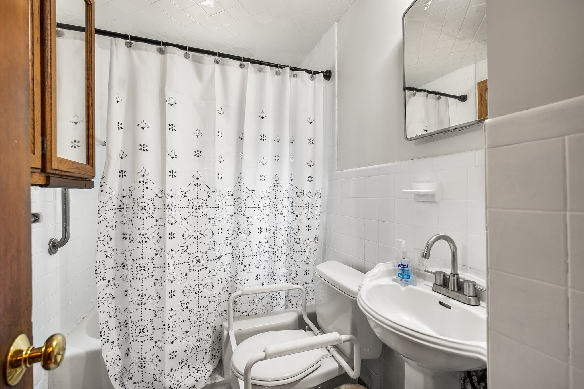 Single Family Residence at 244 Beech Ave, Melrose MA 02176, photo 13 of 22