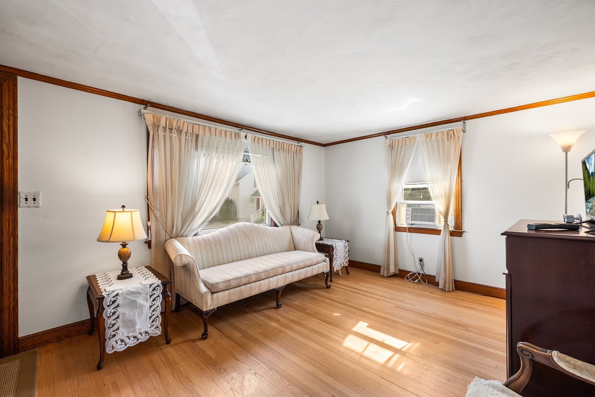 Single Family Residence at 244 Beech Ave, Melrose MA 02176, photo 3 of 22