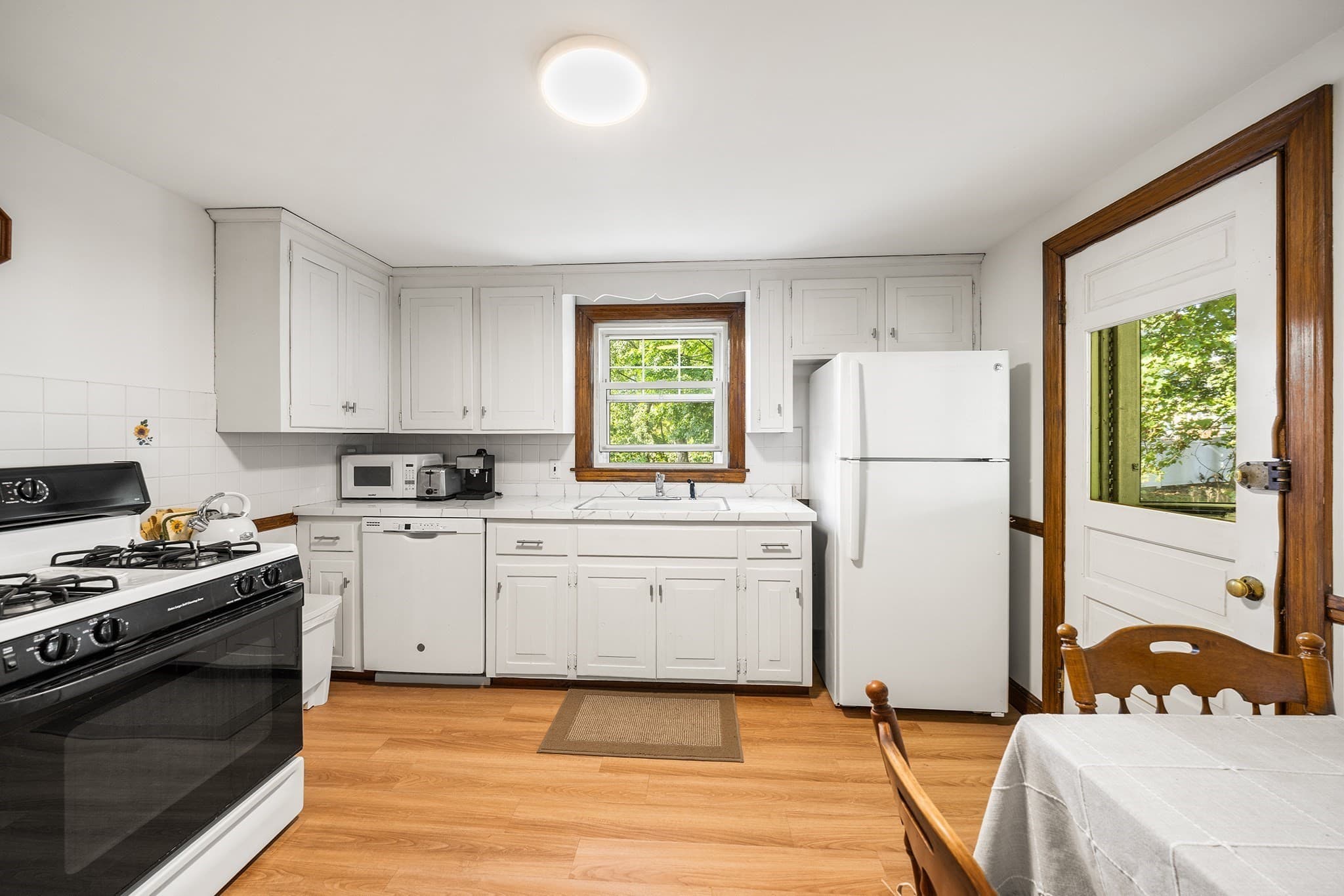 Single Family Residence at 244 Beech Ave, Melrose MA 02176, photo 5 of 22