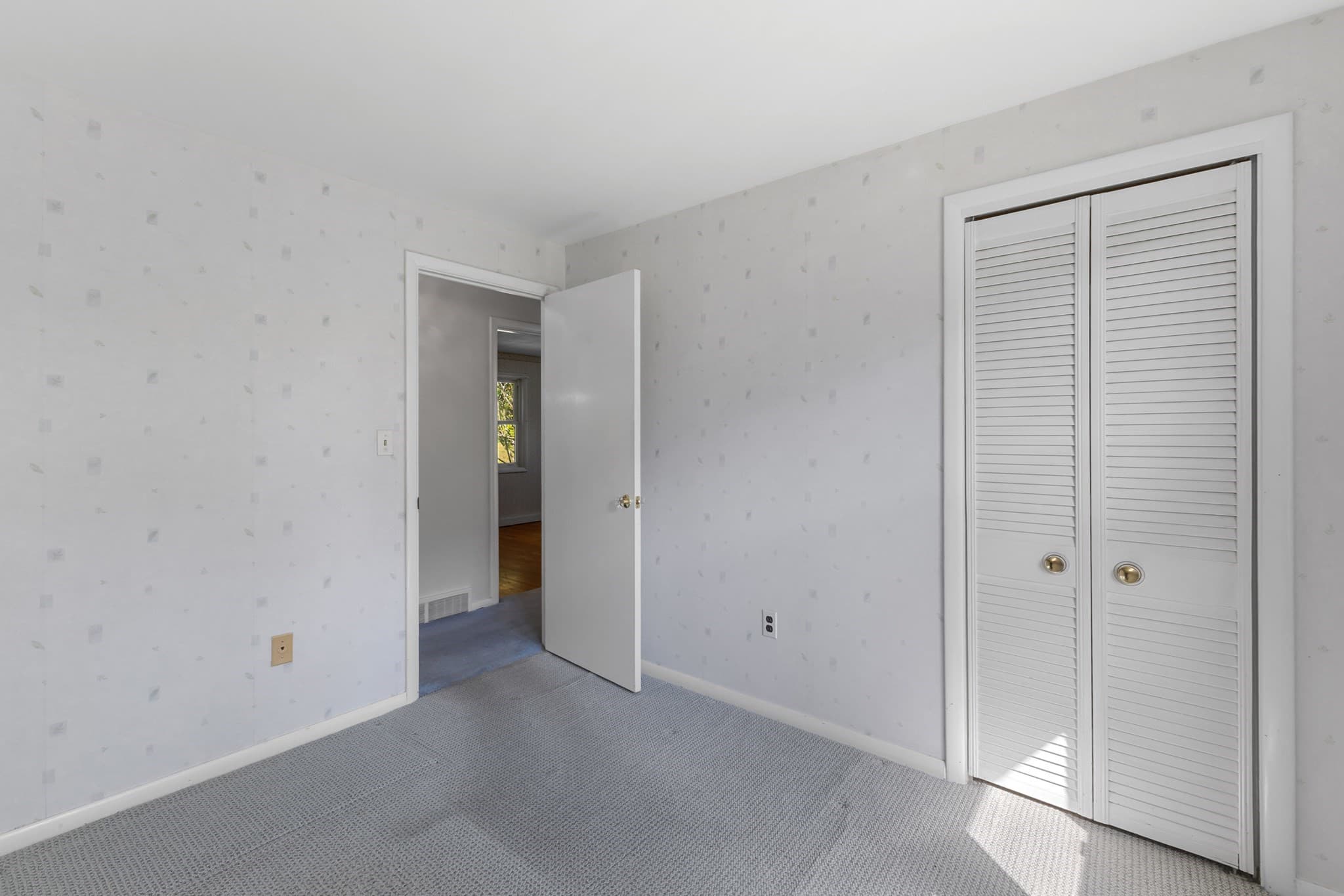 Single Family Residence at 48 Washington St, Shrewsbury MA 01545, Shrewsbury, photo 16 of 36