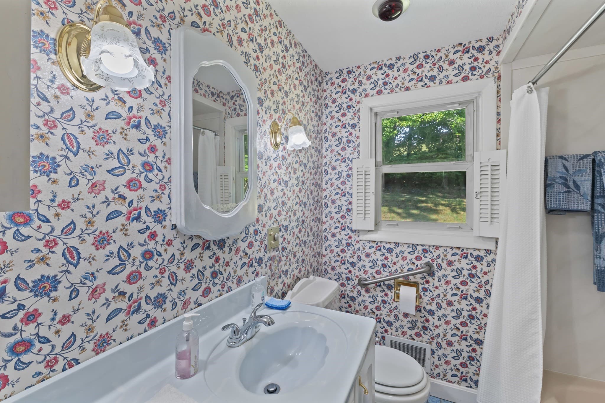 Single Family Residence at 48 Washington St, Shrewsbury MA 01545, Shrewsbury, photo 20 of 36