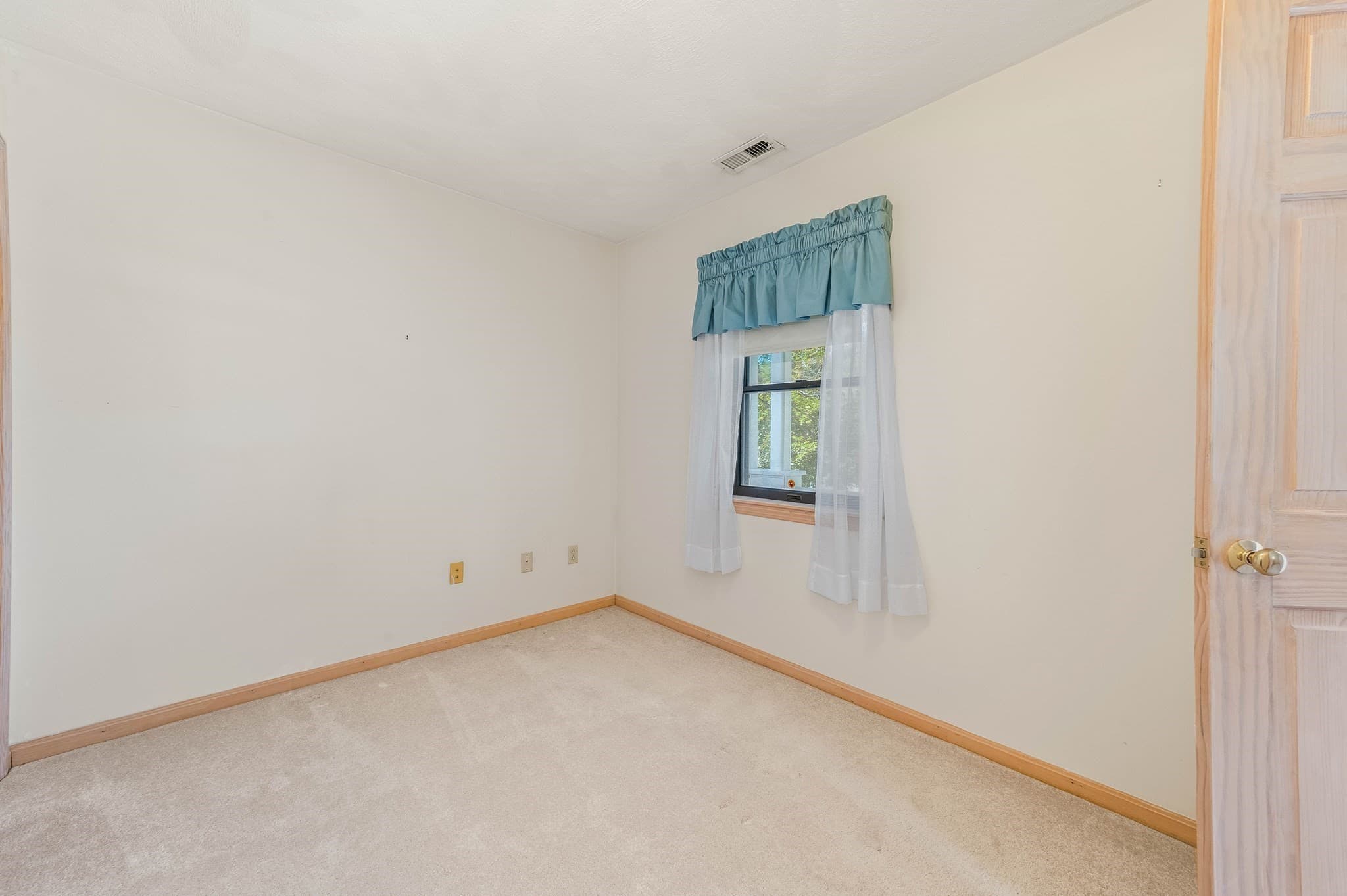 Single Family Residence at 16 Bobolink  Street, Boston MA 02132, Boston, photo 22 of 41