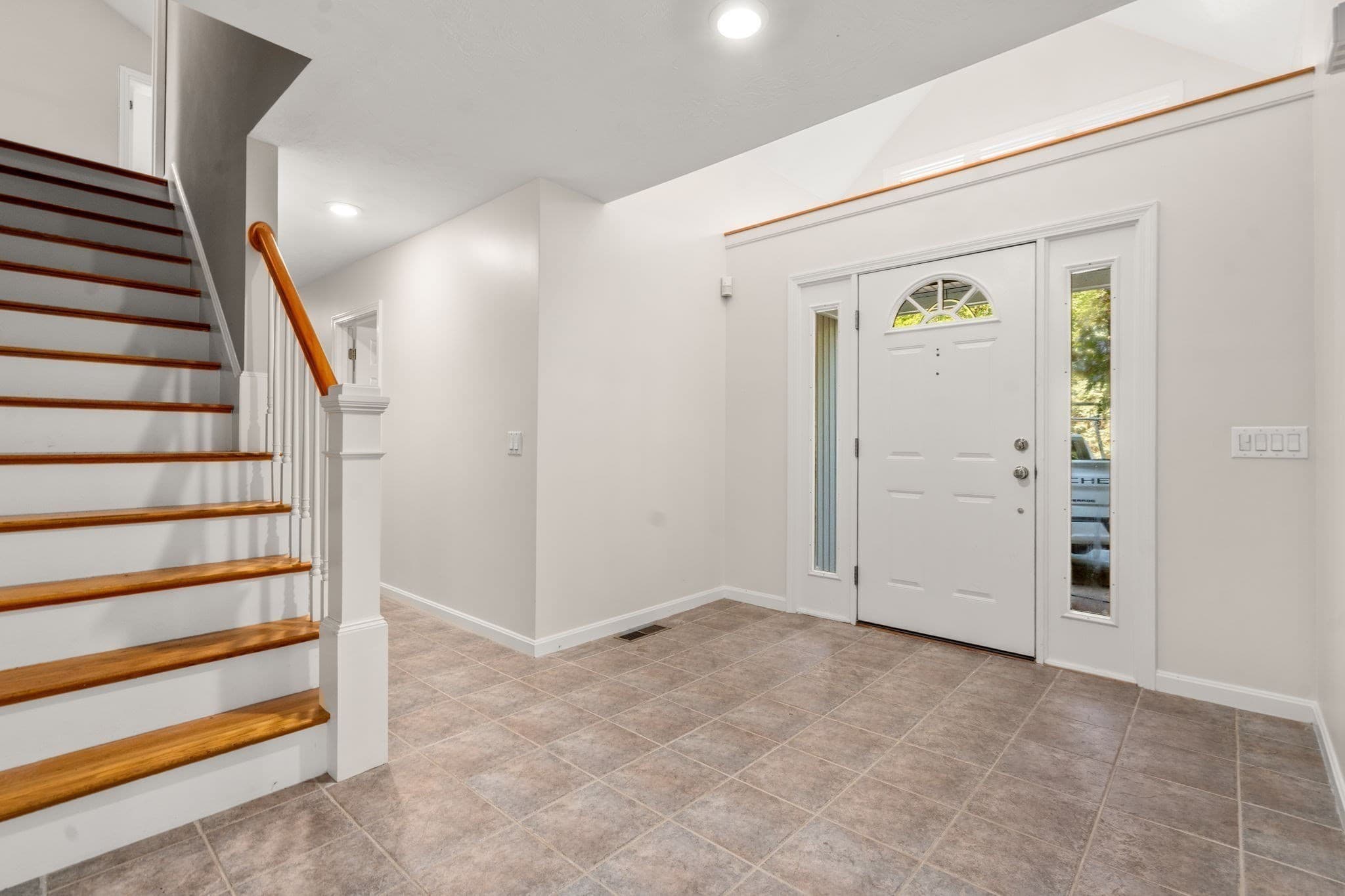 Single Family Residence at 41 George Hill Rd, Grafton MA 01519, Grafton, photo 6 of 29