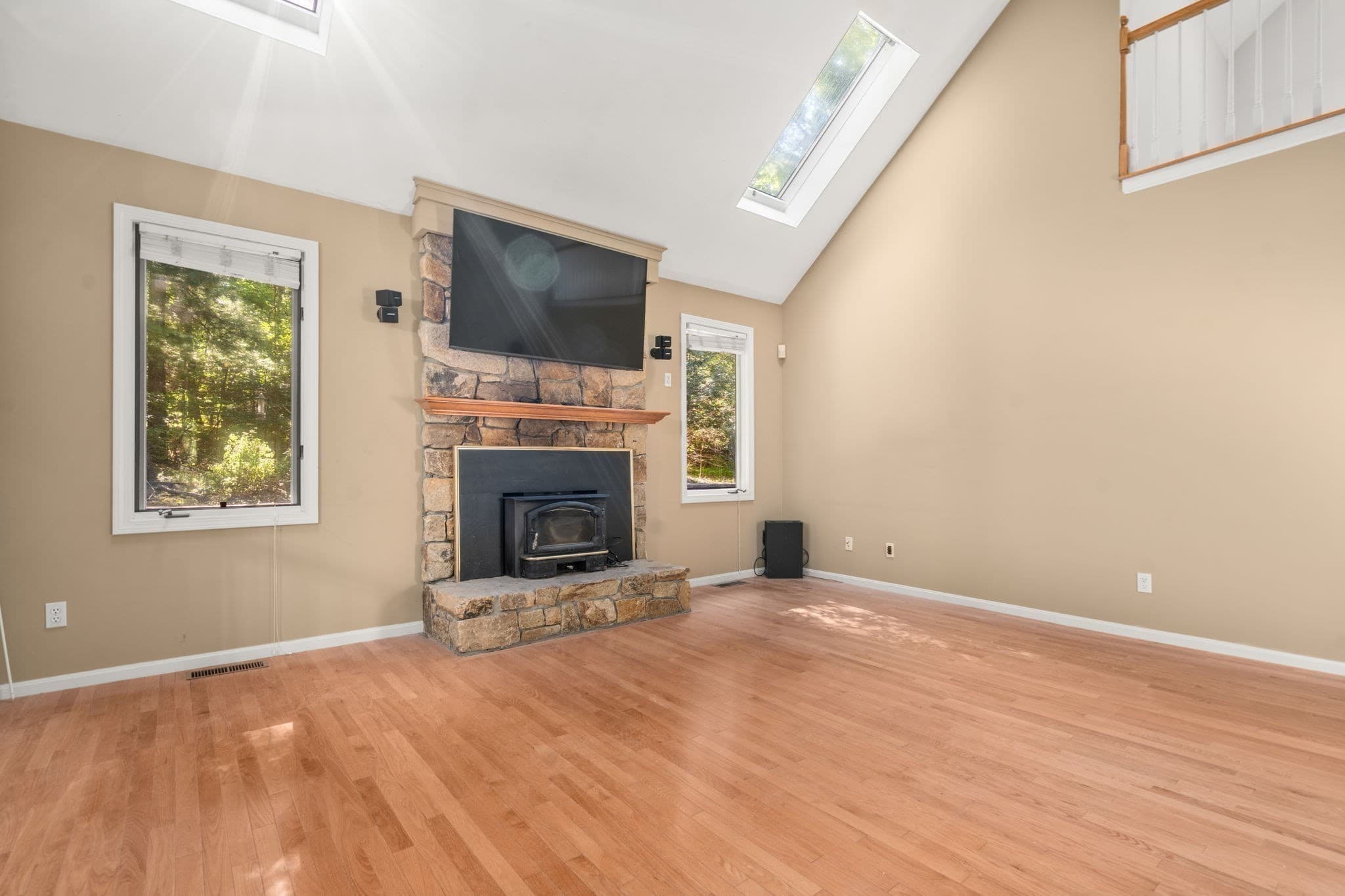 Single Family Residence at 41 George Hill Rd, Grafton MA 01519, Grafton, photo 3 of 29