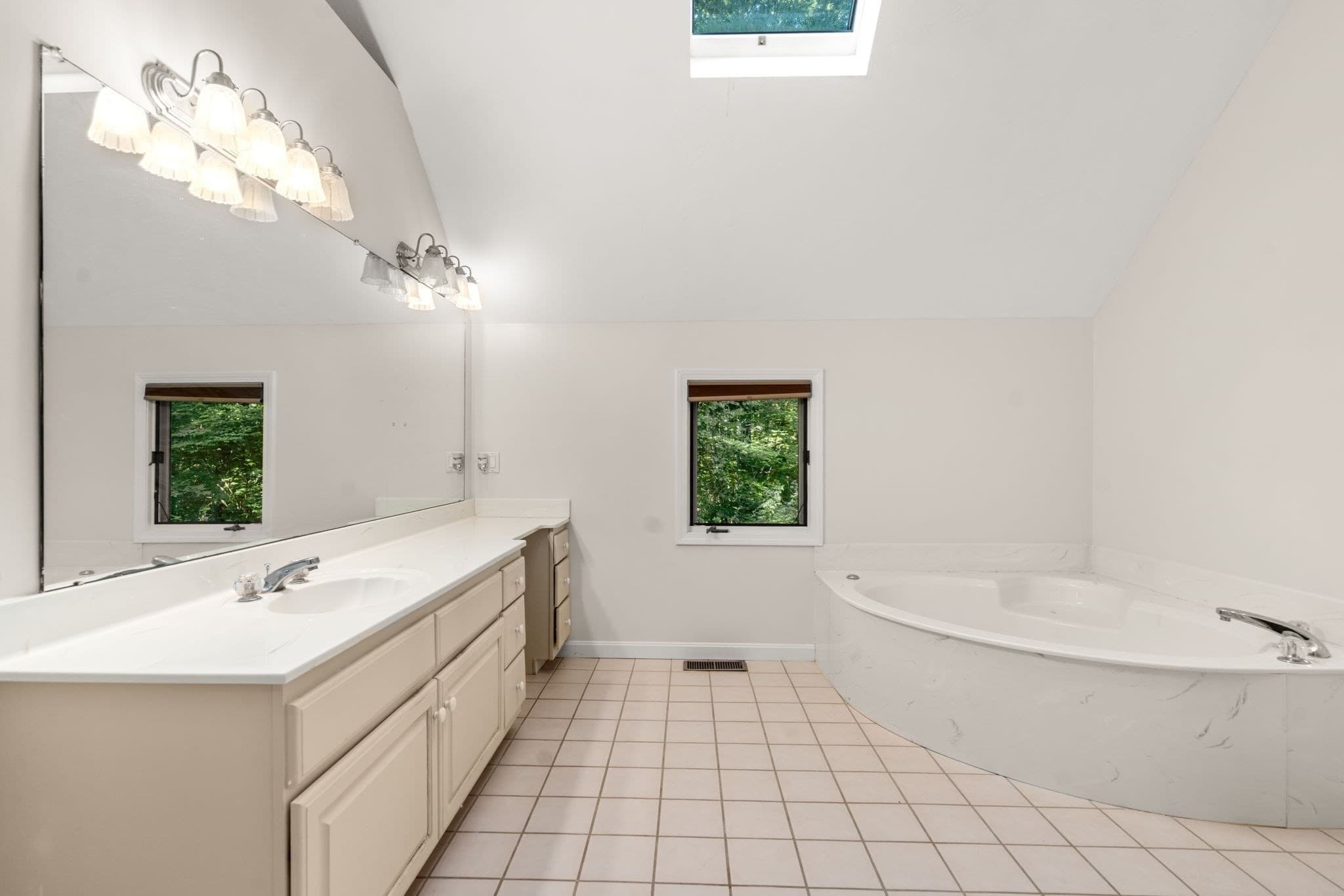 Single Family Residence at 41 George Hill Rd, Grafton MA 01519, Grafton, photo 10 of 29