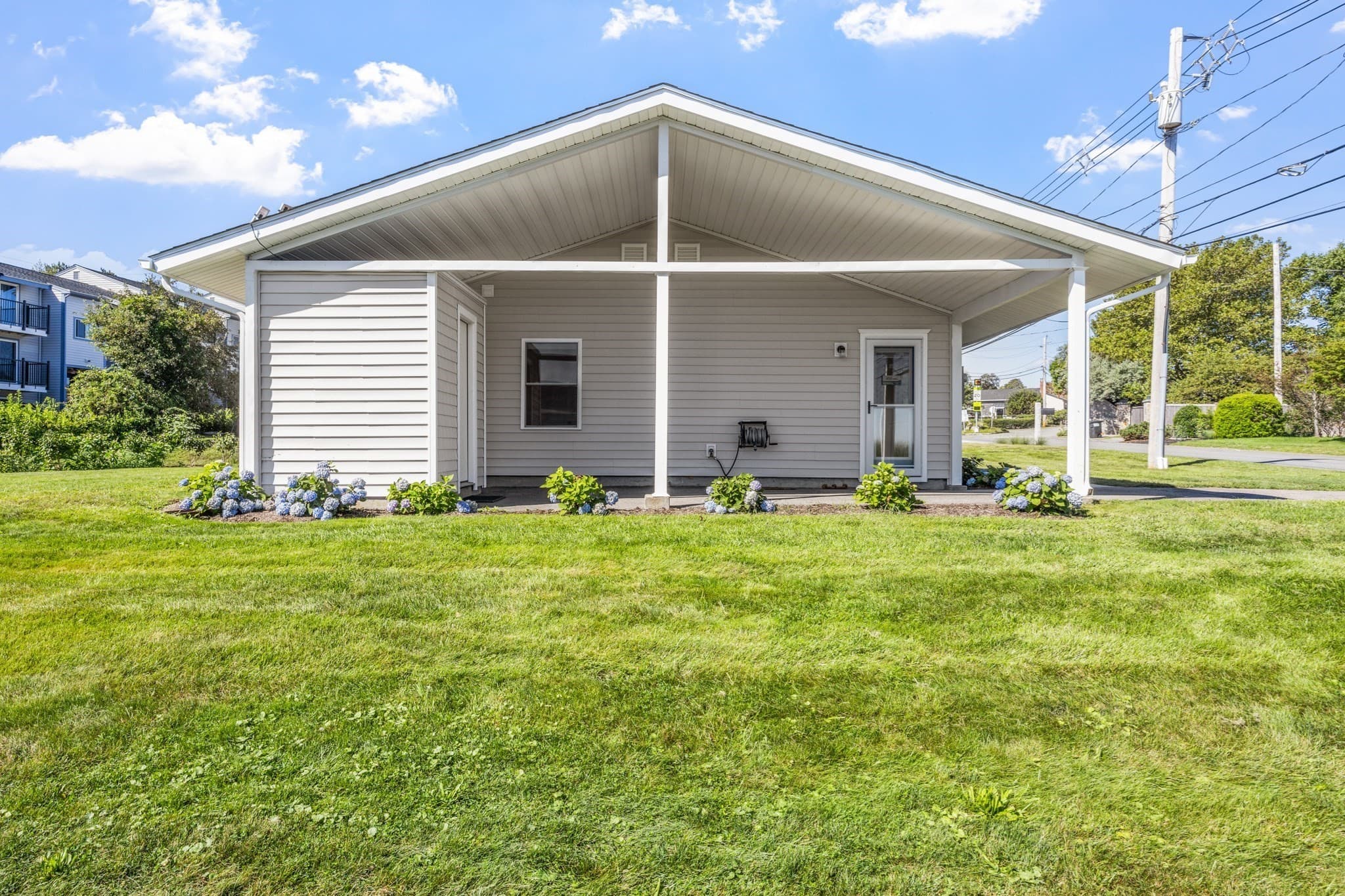 Single Family Residence at 1153 Nantasket Ave, Hull MA 02045, Hull, photo 9 of 40