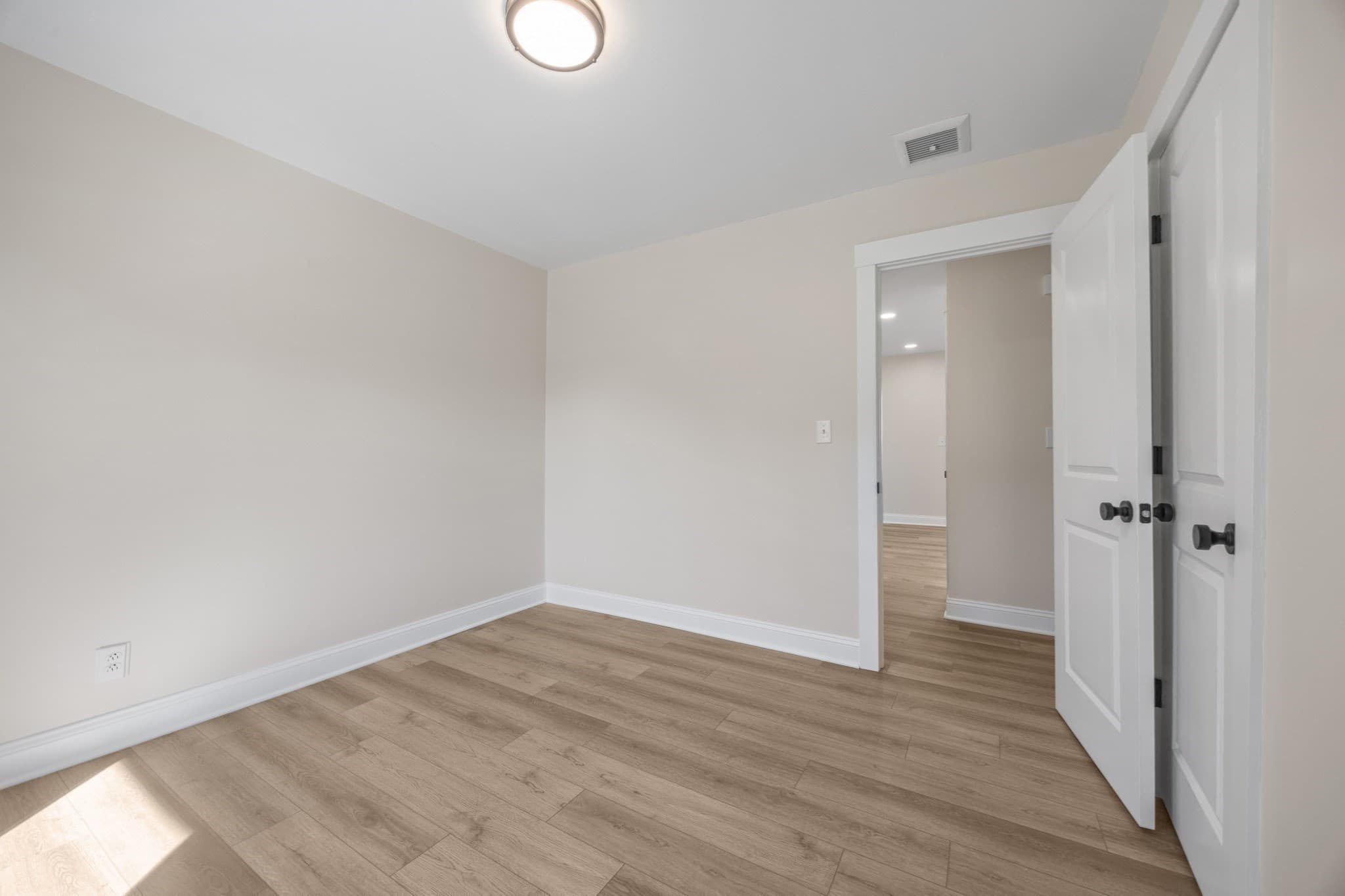 Single Family Residence at 1153 Nantasket Ave, Hull MA 02045, Hull, photo 25 of 40