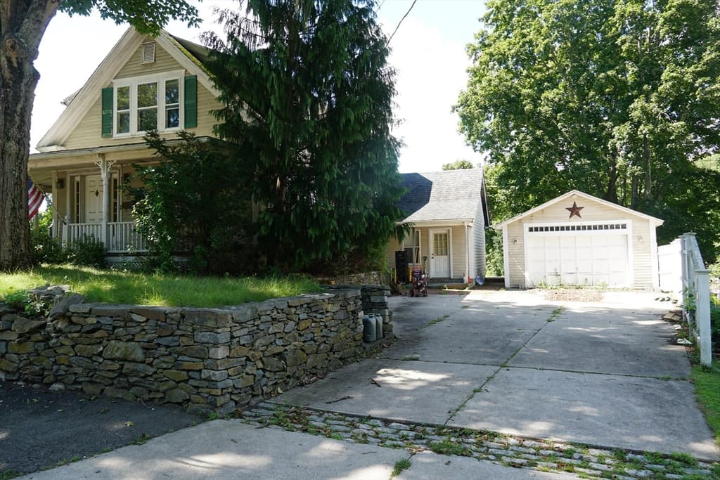 Single Family Residence at 33 Warren Street, Taunton MA 02780, Taunton, photo 3 of 28