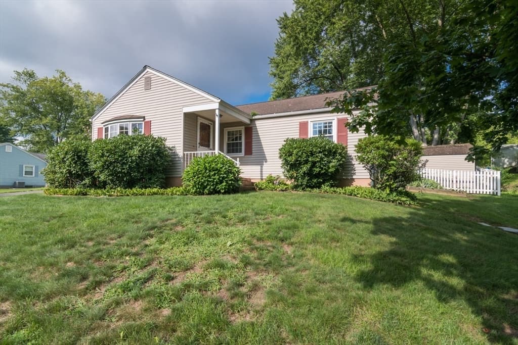 Single Family Residence at 98 Circle Dr, West Springfield MA 01089, West Springfield, photo 3 of 42