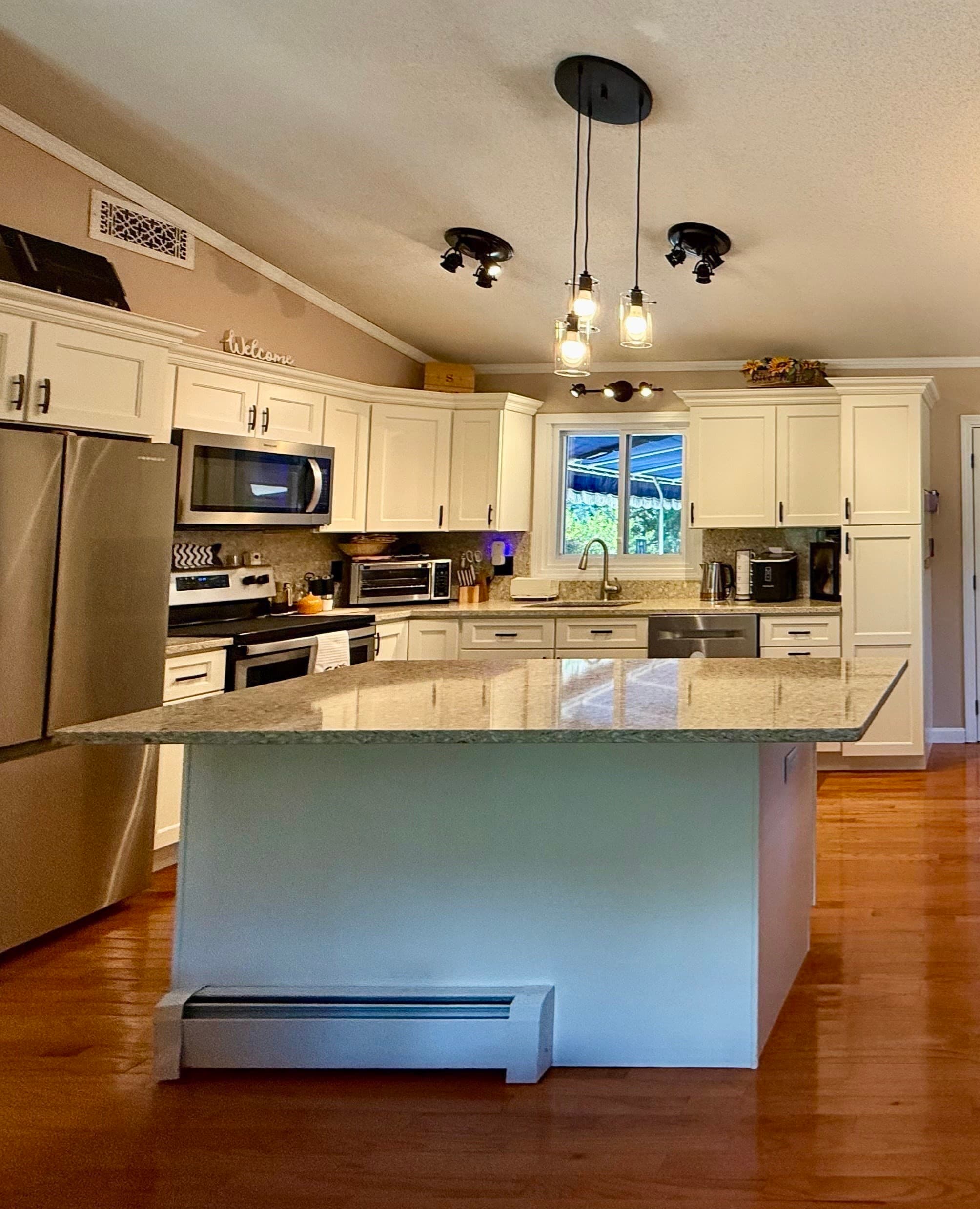 Single Family Residence at 179 Slocum Road, Dartmouth MA 02747, photo 5 of 22