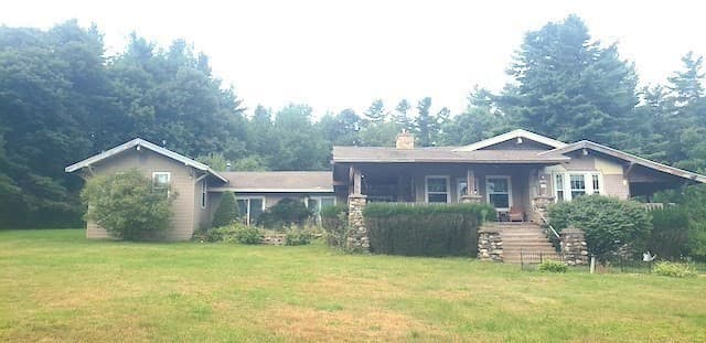 25 North St, Blandford MA 01008
