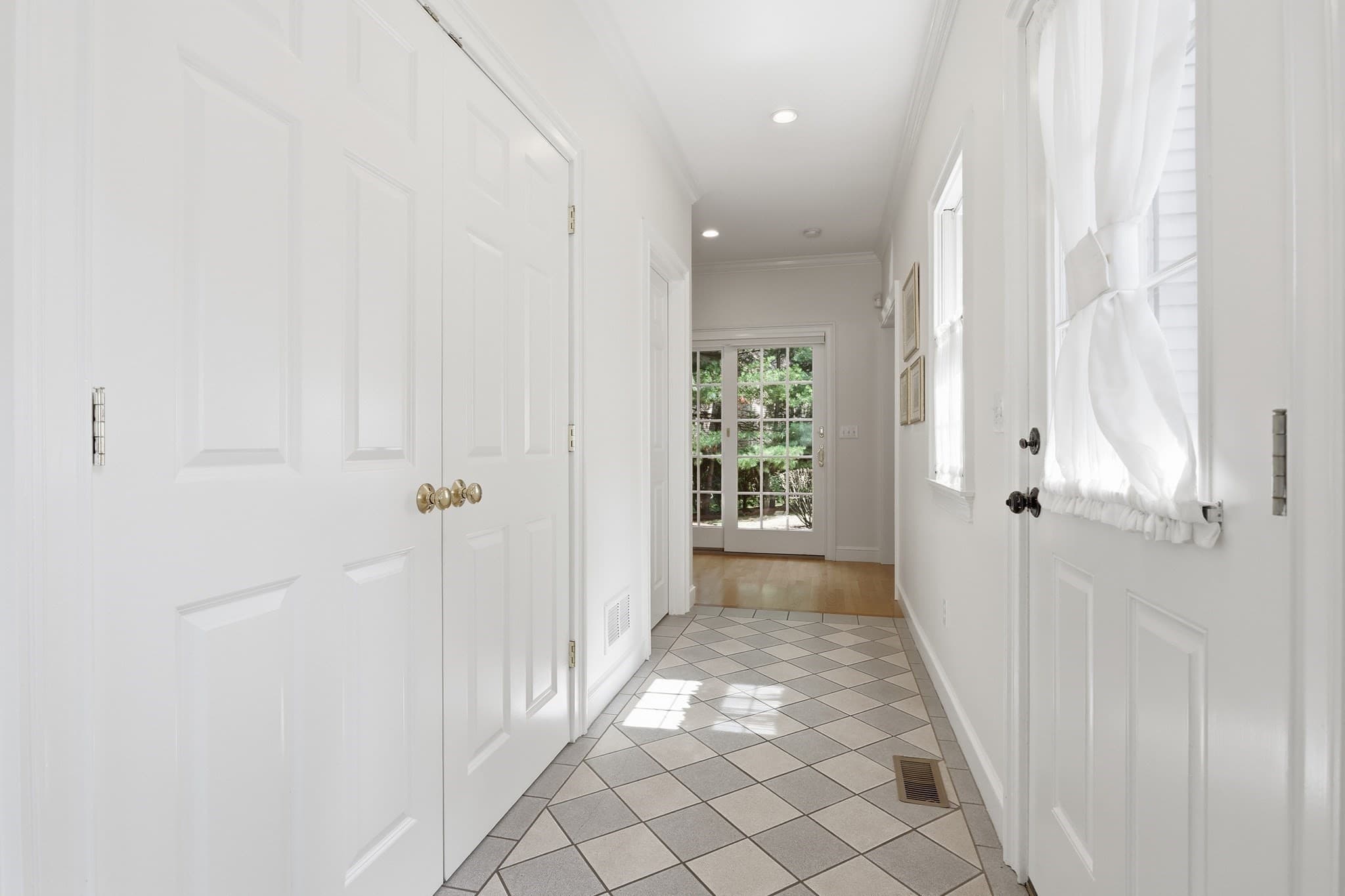 Single Family Residence at 12 Boxwood Lane, Lexington MA 02420, Lexington, photo 17 of 19
