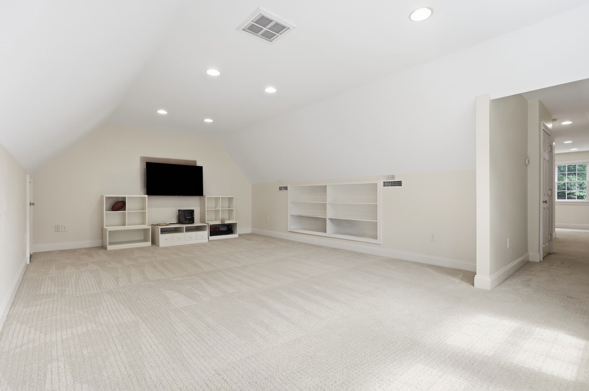 Single Family Residence at 12 Boxwood Lane, Lexington MA 02420, Lexington, photo 10 of 19