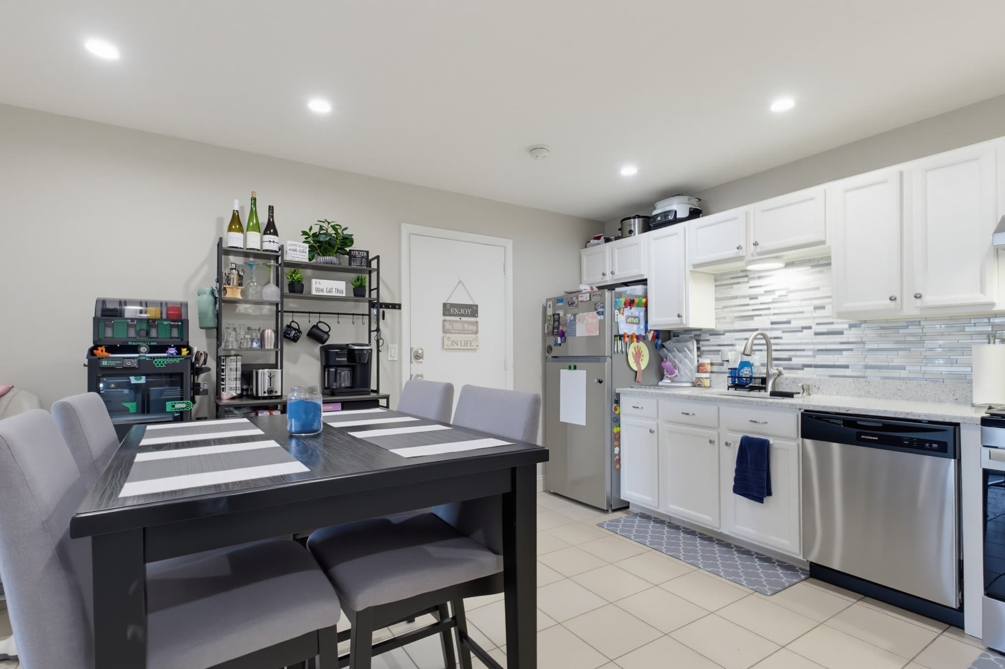 Condominium at 239 Glasgow St # 1, Fall River MA 02721, Fall River, photo 3 of 17