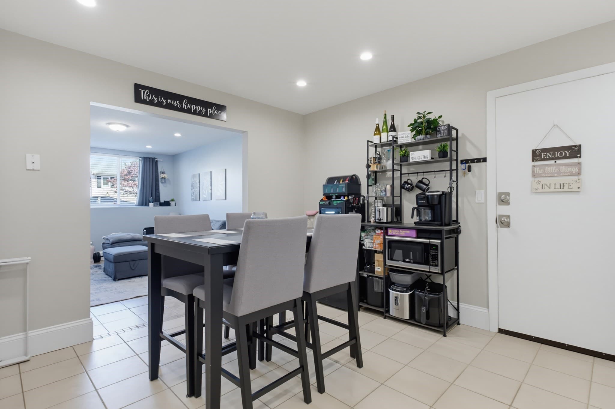 Condominium at 239 Glasgow St # 1, Fall River MA 02721, Fall River, photo 4 of 17