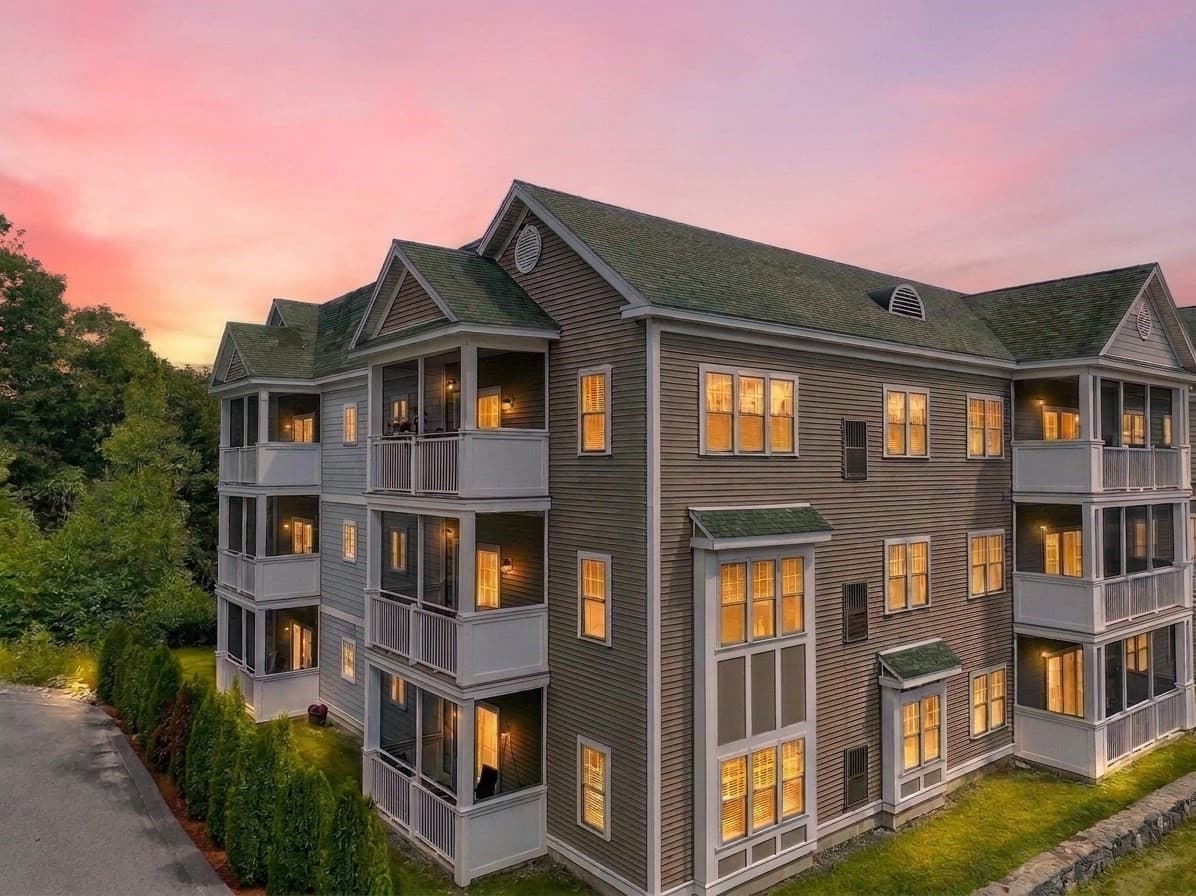 2201 Briarwood Village # 2201, Clinton MA 01510