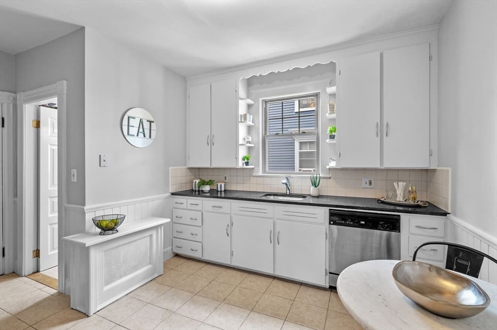 163 North St # 1, Salem MA 01970