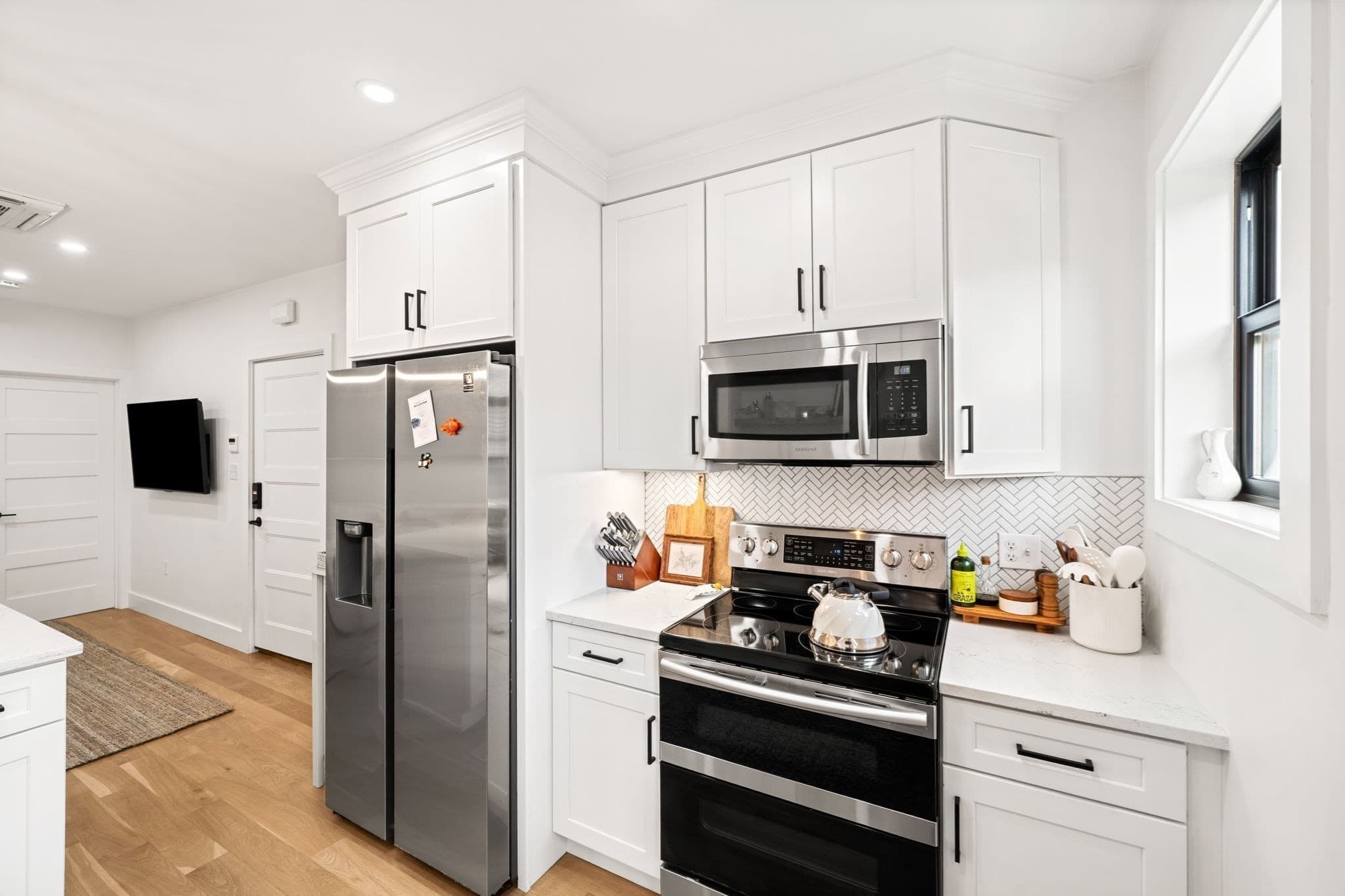 3 Family at 8 Viking St, Boston MA 02127, Boston, photo 13 of 27