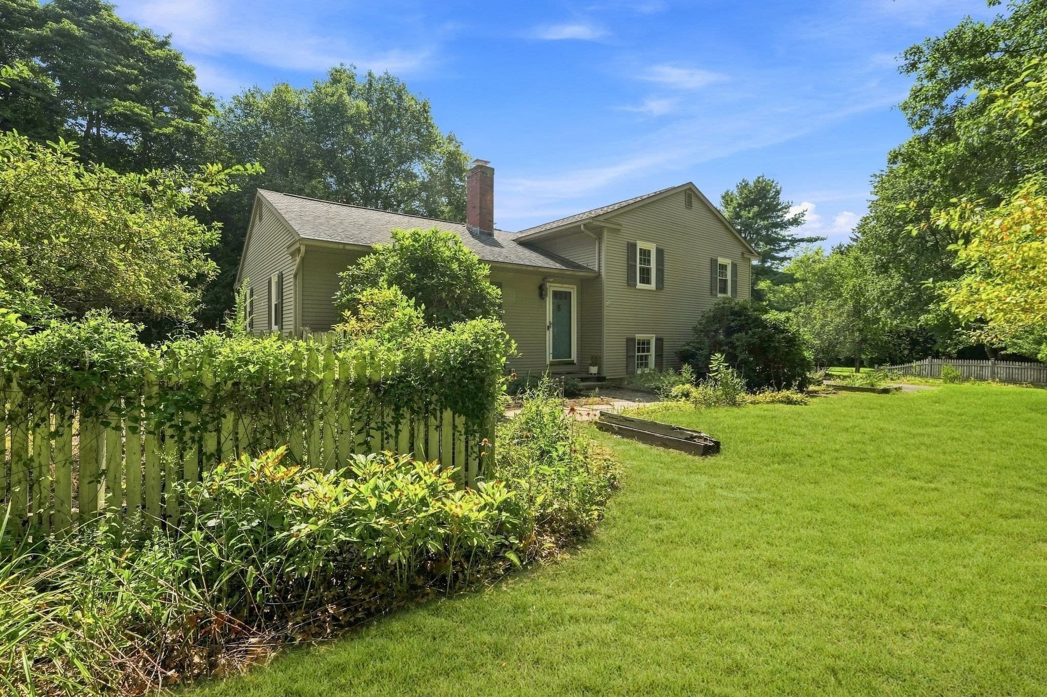 Single Family Residence at 71 Mt Holyoke Drive, Amherst MA 01002, Amherst, photo 2 of 42