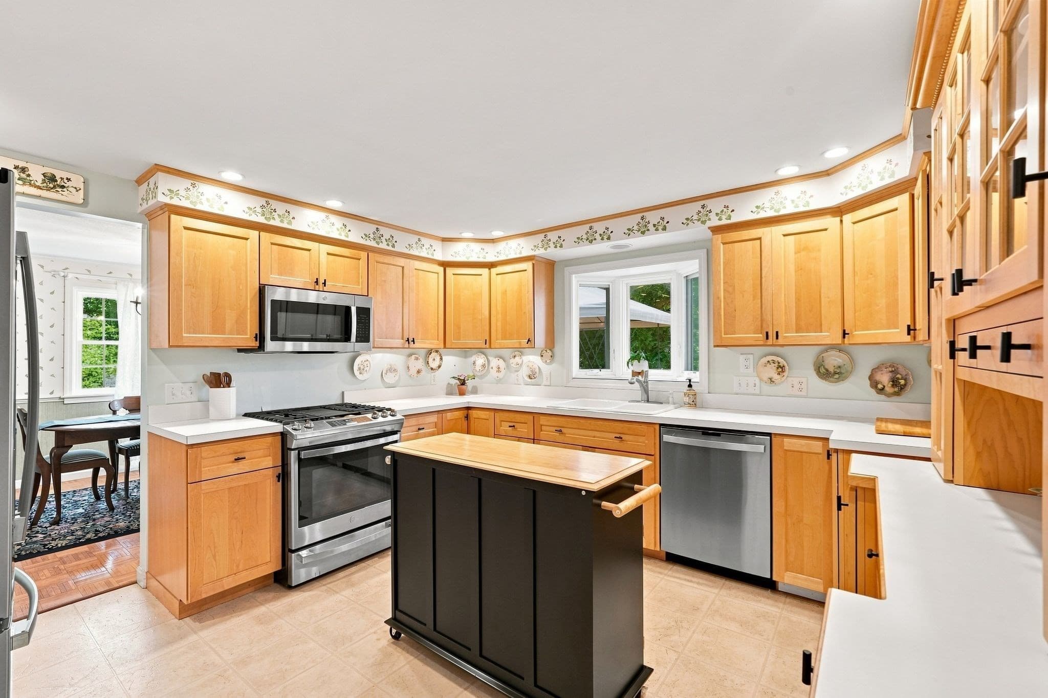 Single Family Residence at 71 Mt Holyoke Drive, Amherst MA 01002, Amherst, photo 11 of 42