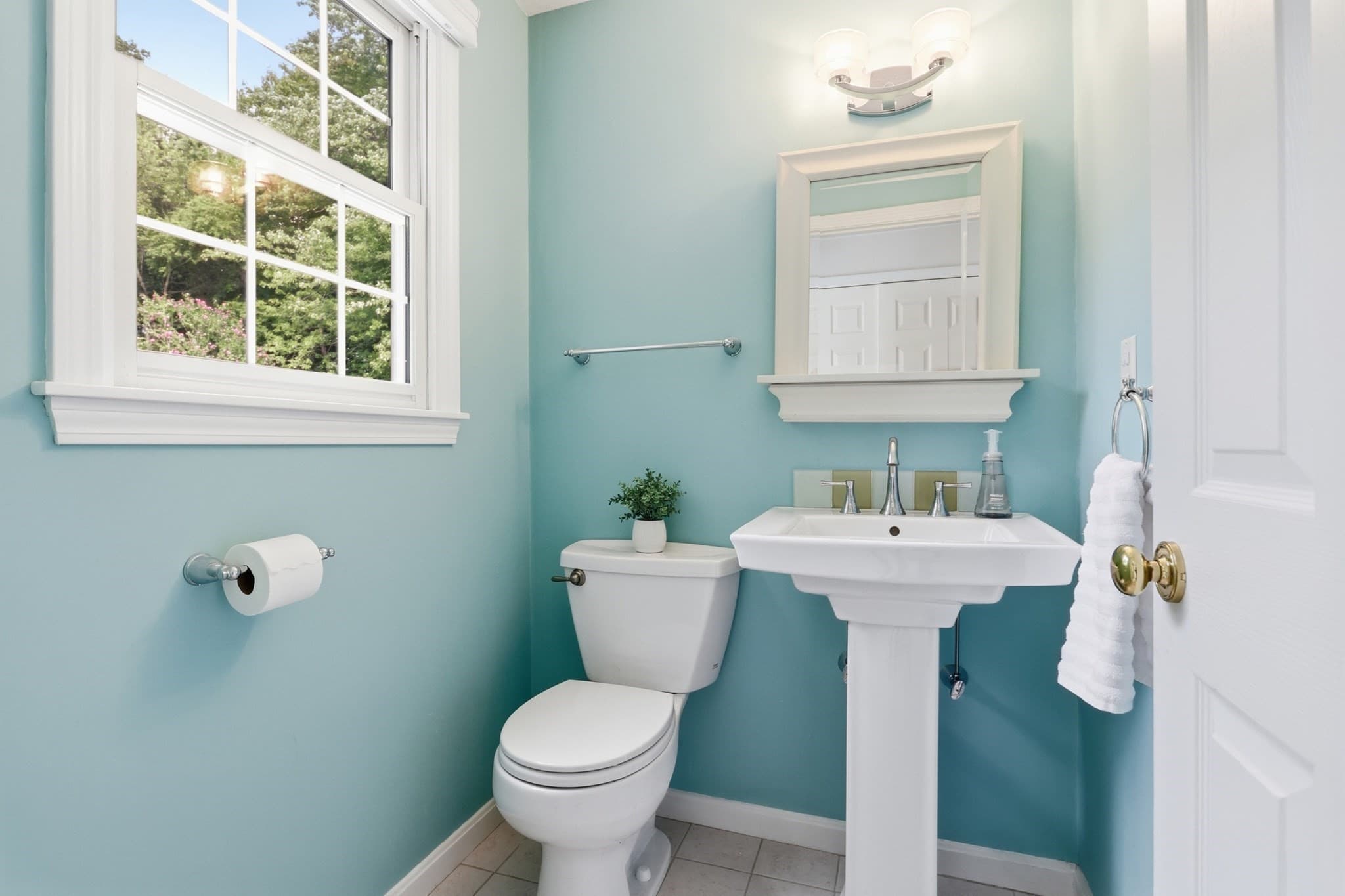 Single Family Residence at 44 Raffaele Drive, Waltham MA 02452, Waltham, photo 12 of 30