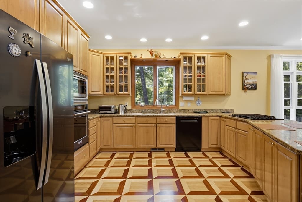 Condominium at 51 Florence St # 51, Newton MA 02467, Newton, photo 6 of 27