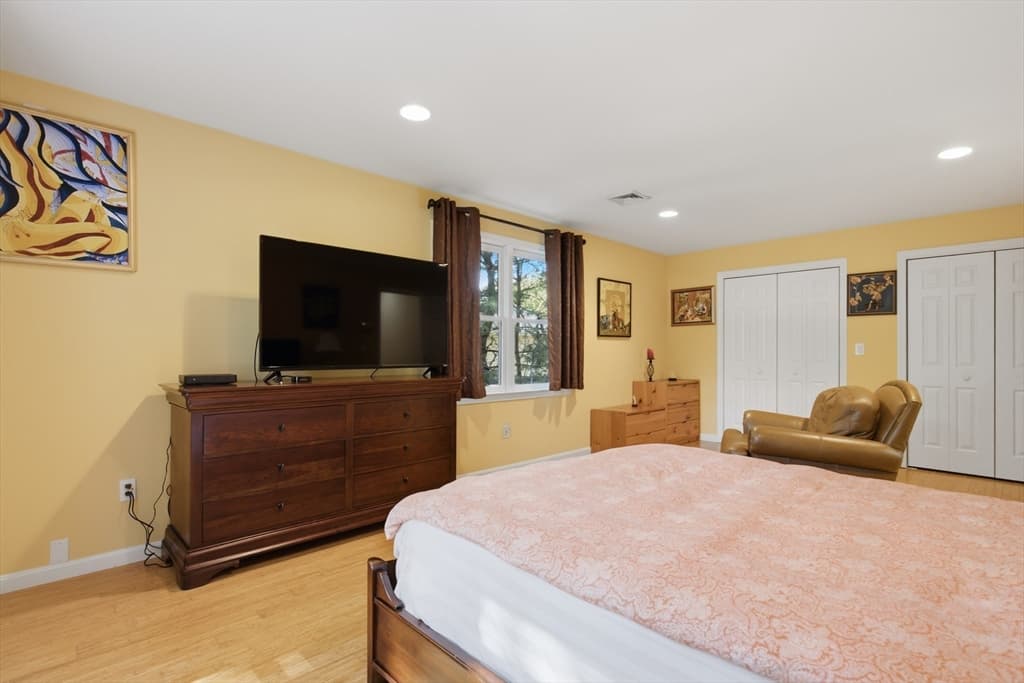 Condominium at 51 Florence St # 51, Newton MA 02467, Newton, photo 17 of 27