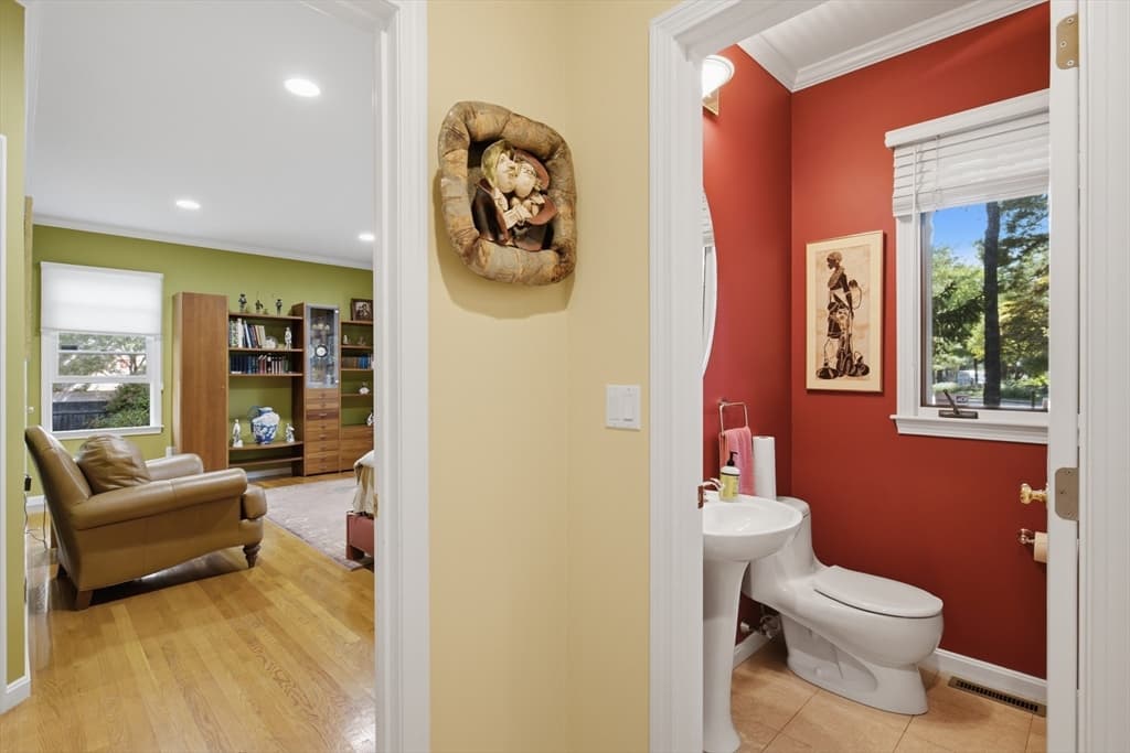 Condominium at 51 Florence St # 51, Newton MA 02467, Newton, photo 7 of 27