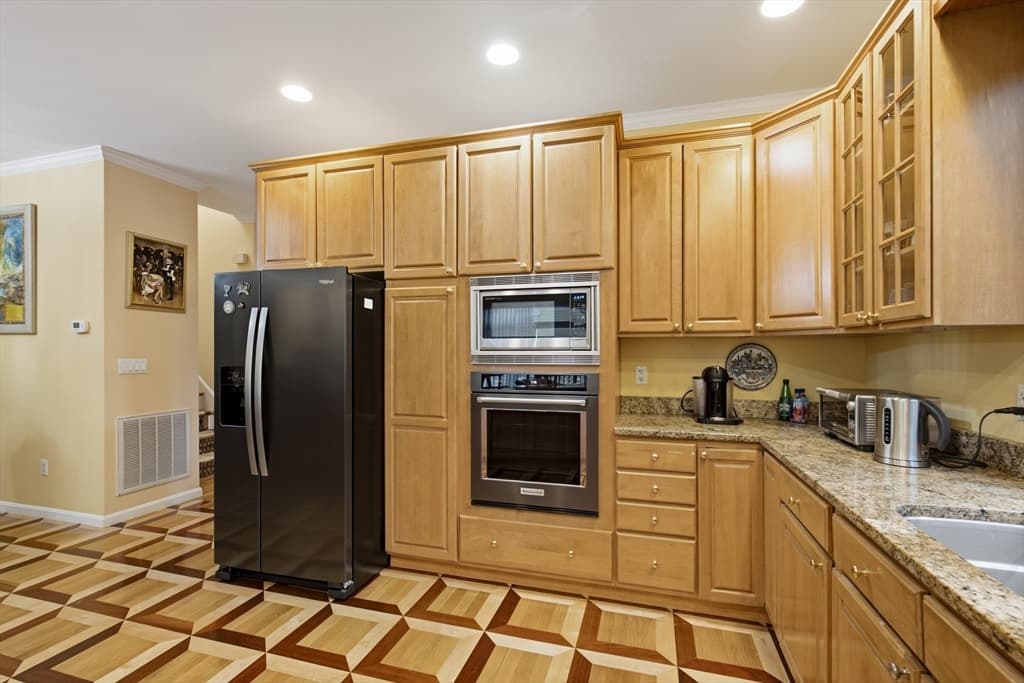 Condominium at 51 Florence St # 51, Newton MA 02467, Newton, photo 5 of 27