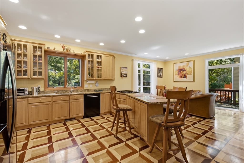 Condominium at 51 Florence St # 51, Newton MA 02467, Newton, photo 4 of 27