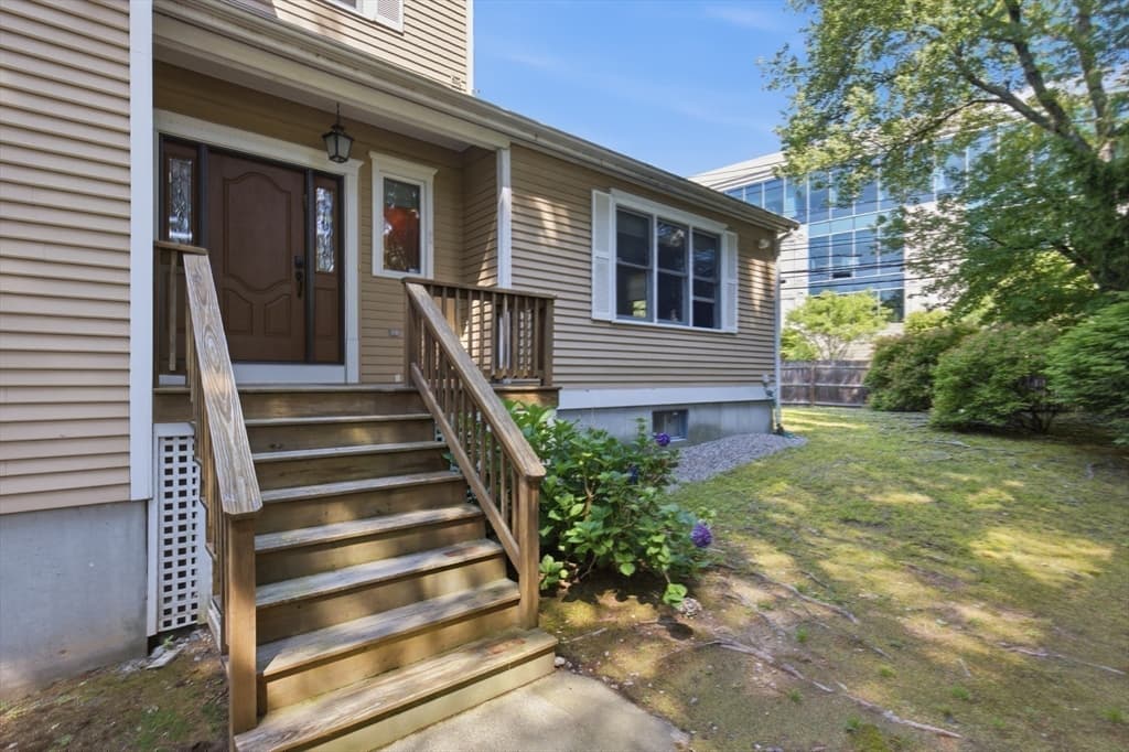 Condominium at 51 Florence St # 51, Newton MA 02467, Newton, photo 25 of 27
