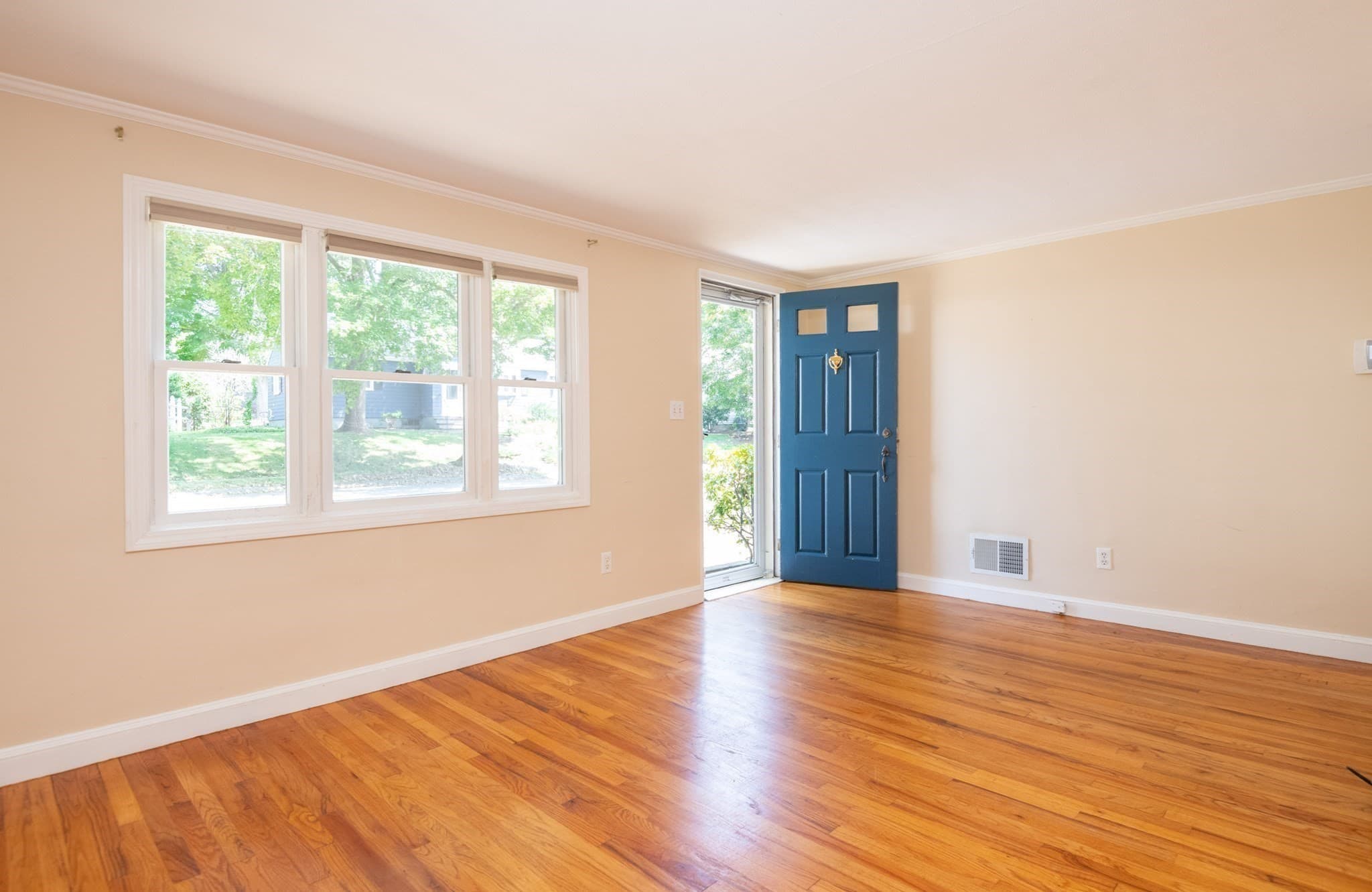 Single Family Residence at 19 Penny Lane, Stoneham MA 02180, Stoneham, photo 6 of 30