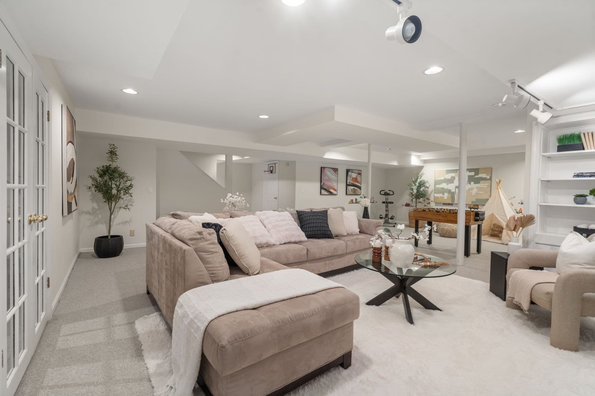 Condominium at 279 Nahanton St # 279, Newton MA 02459, photo 33 of 41