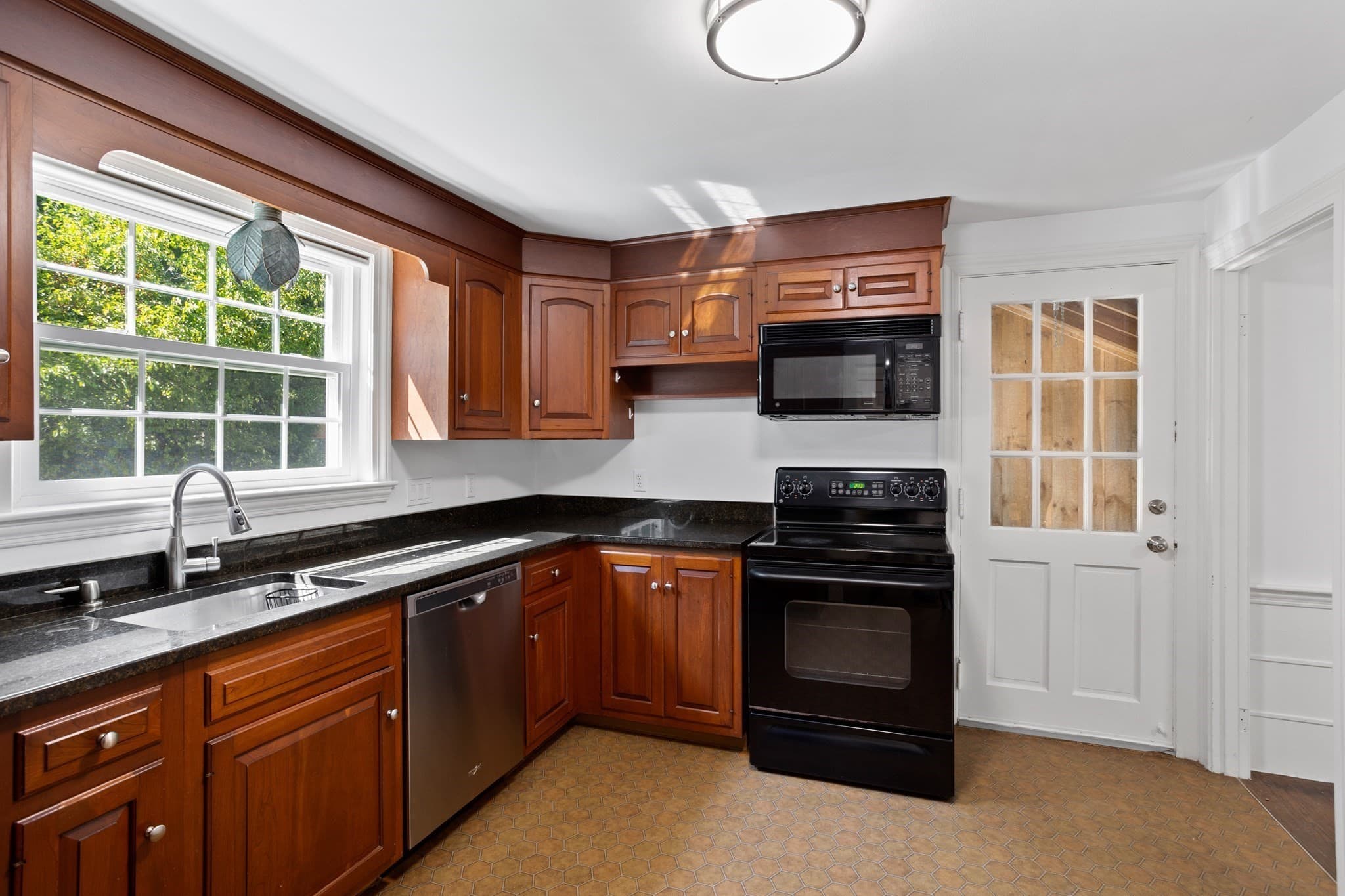 Single Family Residence at 4 Meadowbrook Rd, Dover MA 02030, Dover, photo 10 of 27