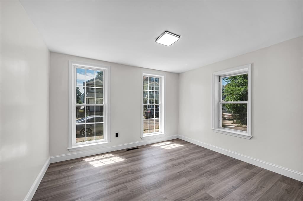 Single Family Residence at 68 Ashley St, Springfield MA 01105, Springfield, photo 6 of 24