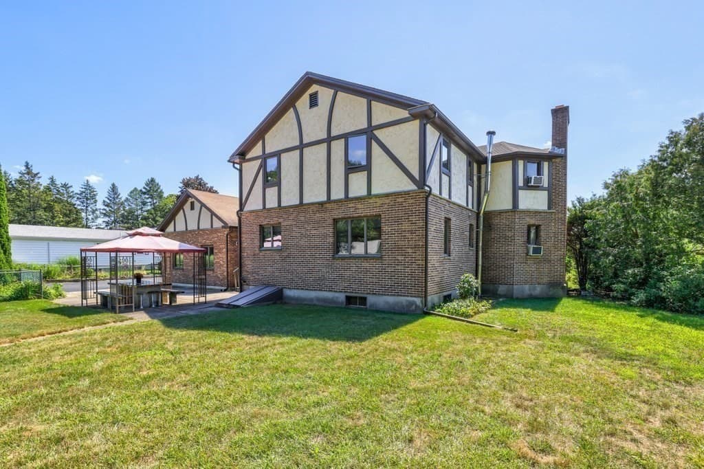 Single Family Residence at 199 Main St, Shrewsbury MA 01545, Shrewsbury, photo 26 of 41