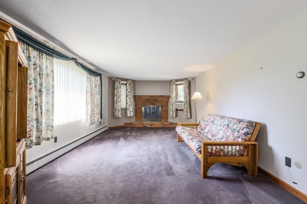 Single Family Residence at 199 Main St, Shrewsbury MA 01545, Shrewsbury, photo 7 of 41