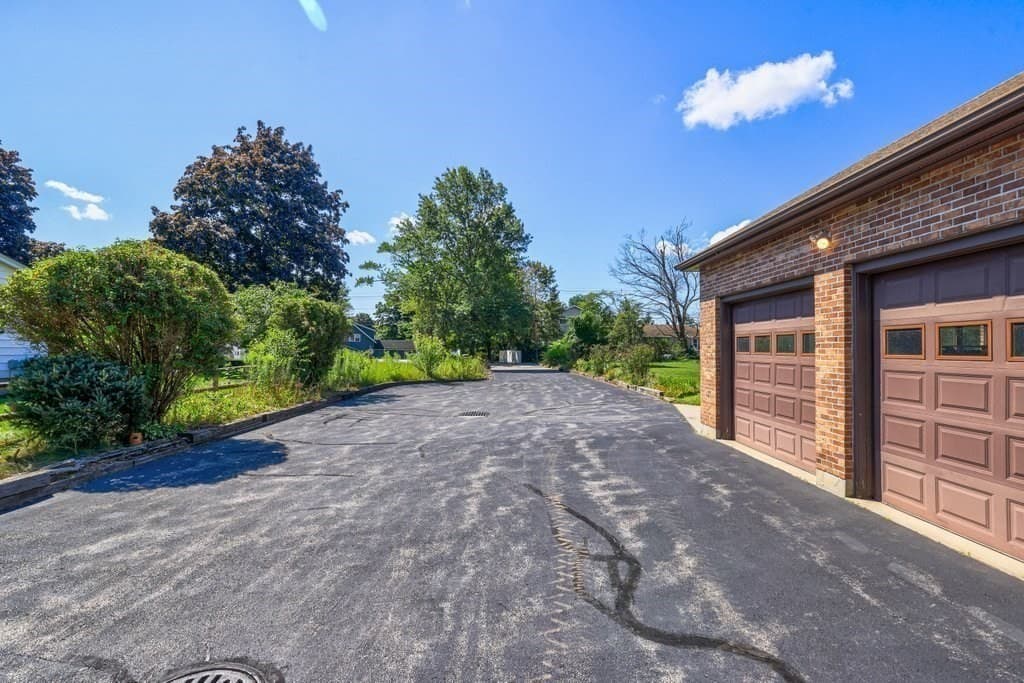 Single Family Residence at 199 Main St, Shrewsbury MA 01545, Shrewsbury, photo 5 of 41