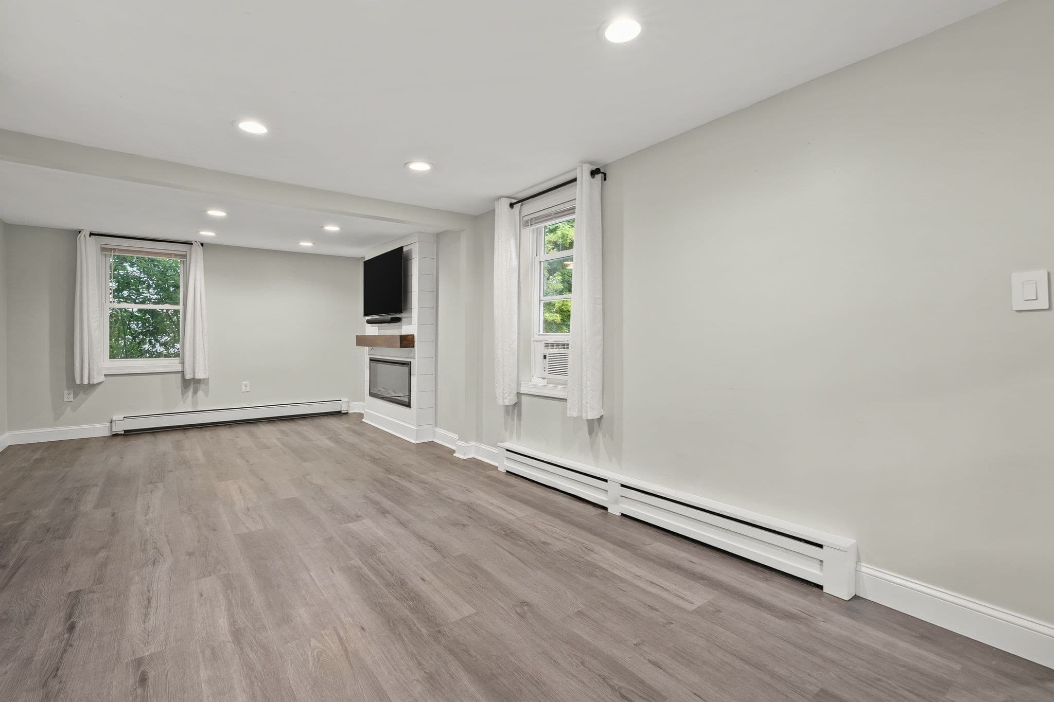 Single Family Residence at 352 Plymouth St, Abington MA 02351, Abington, photo 6 of 41