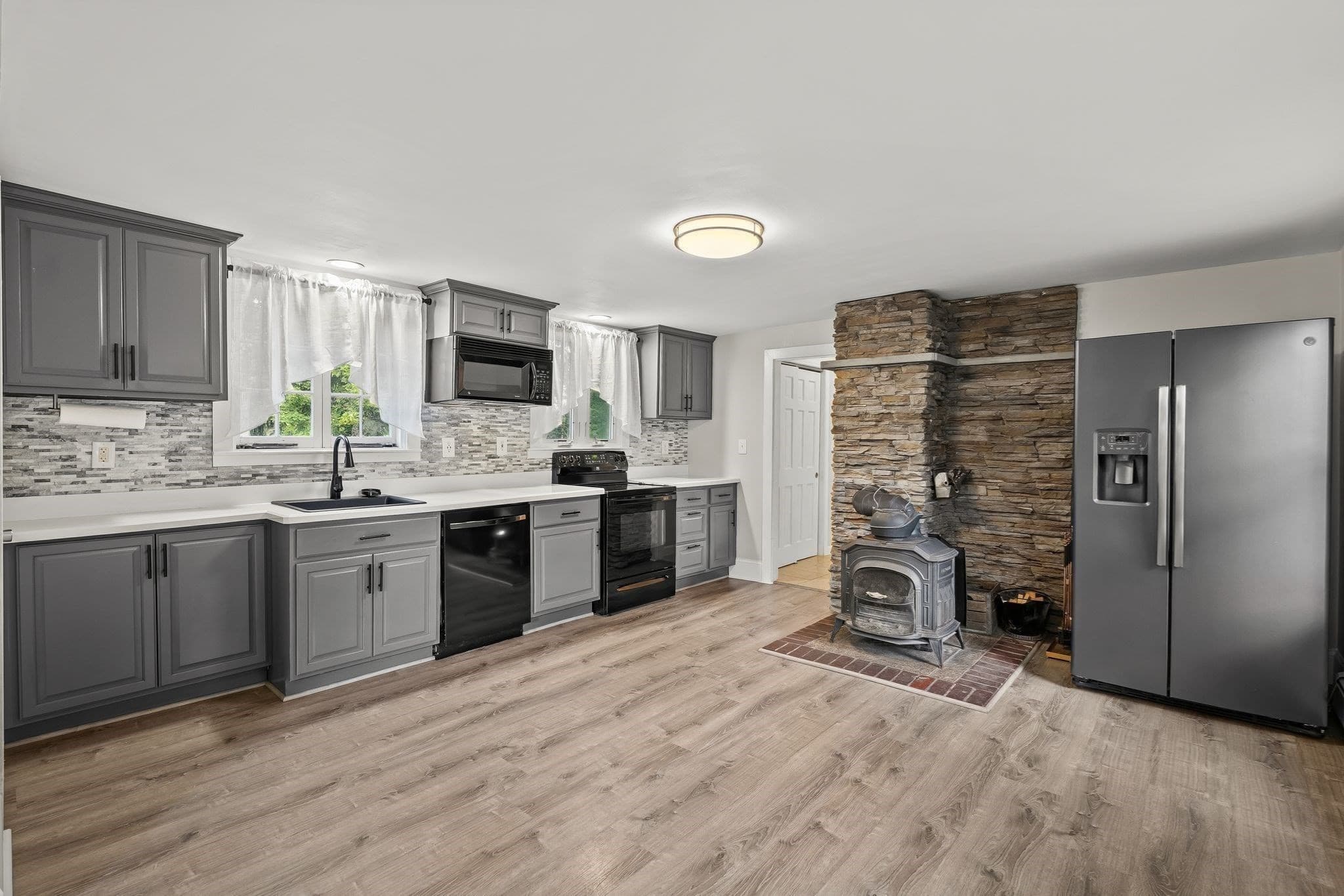 Single Family Residence at 352 Plymouth St, Abington MA 02351, Abington, photo 10 of 41