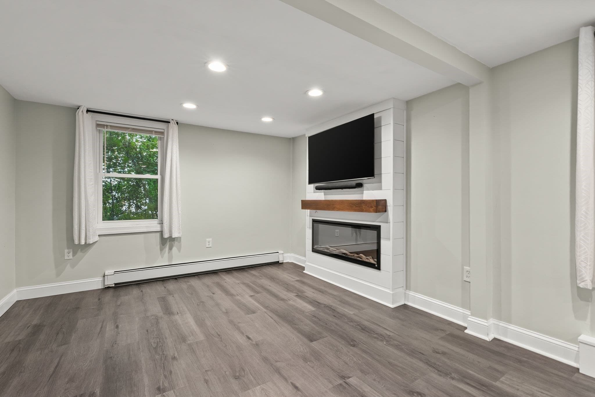 Single Family Residence at 352 Plymouth St, Abington MA 02351, Abington, photo 8 of 41
