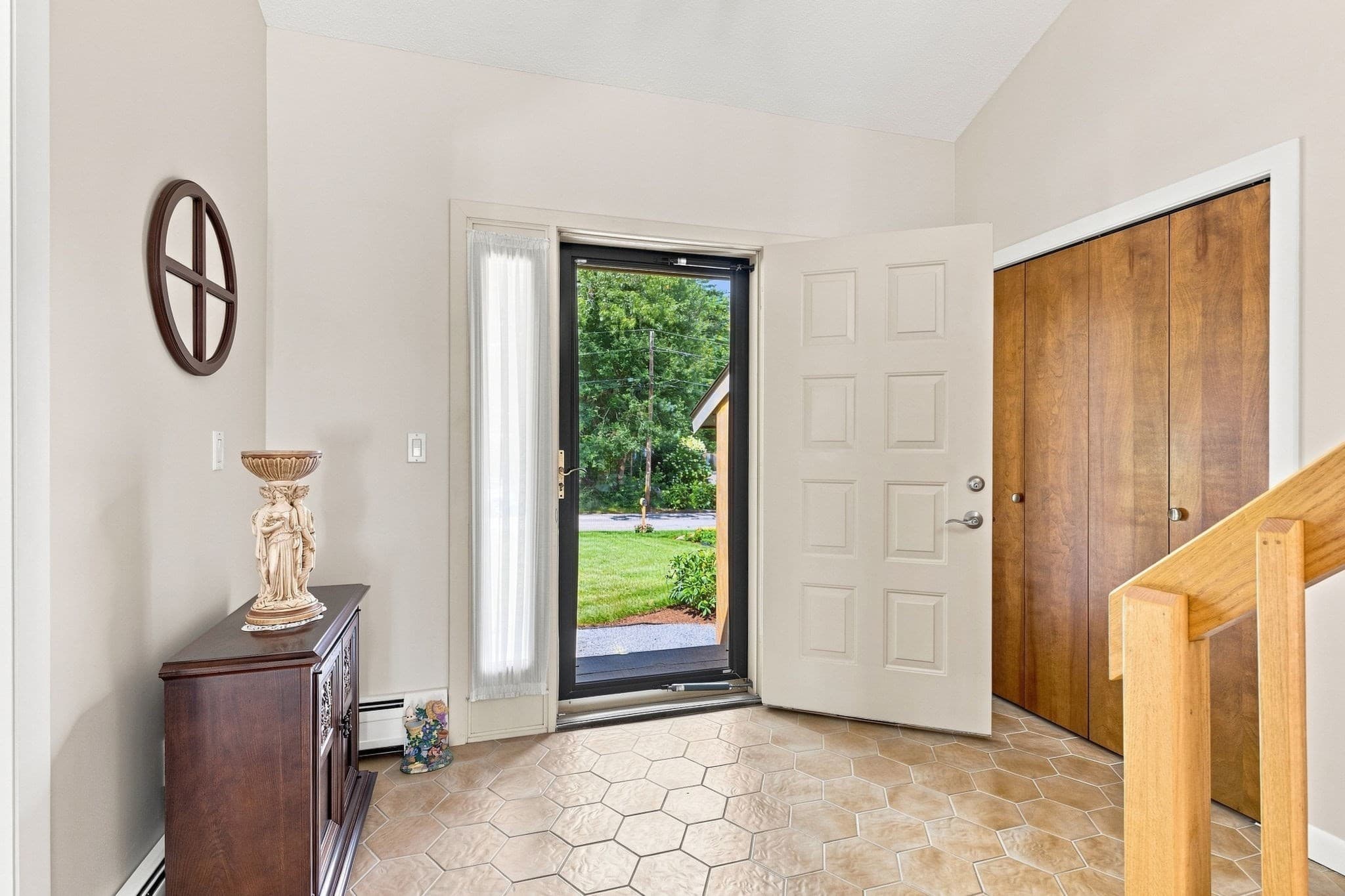 Single Family Residence at 6 Snow Fields Rd, Mattapoisett MA 02739, Mattapoisett, photo 4 of 35