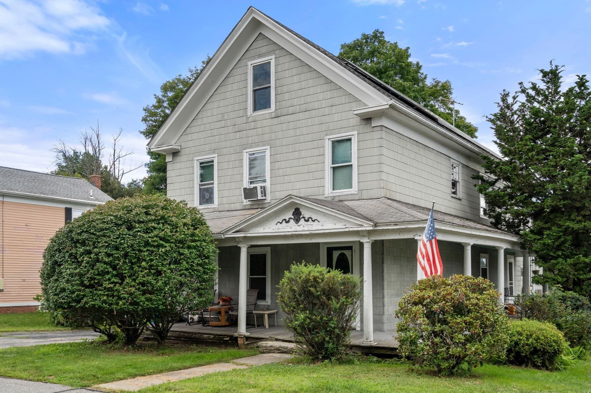 3 Family at 44 Grove St, Leicester MA 01524, photo 2 of 26