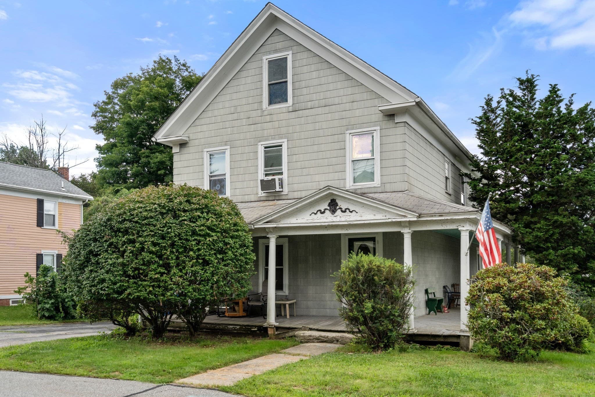 3 Family at 44 Grove St, Leicester MA 01524, photo 3 of 26