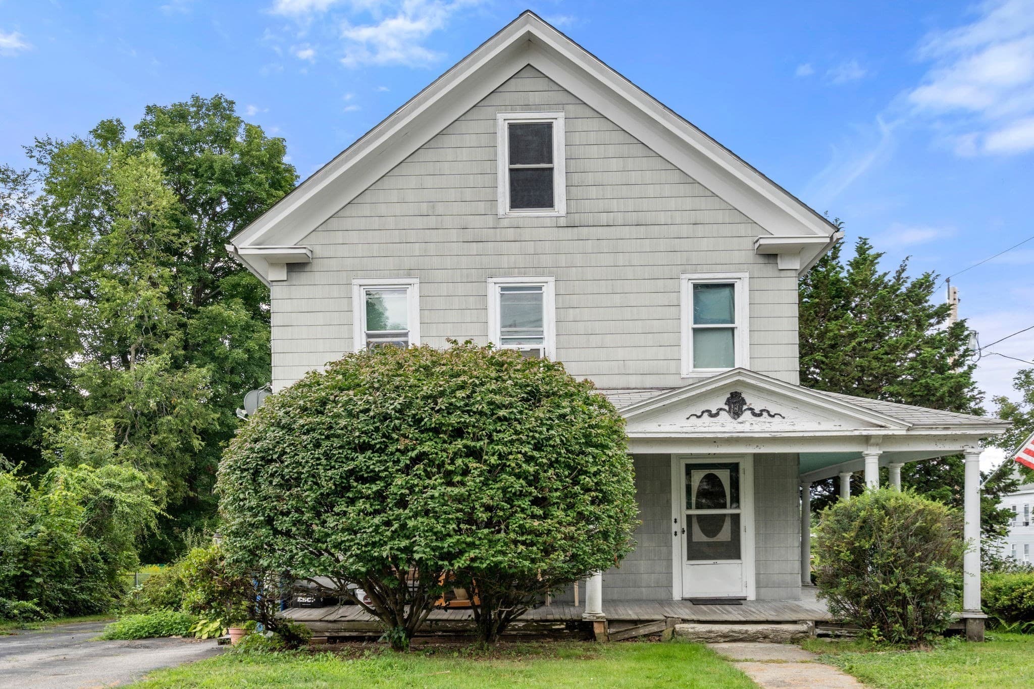 44 Grove St, Leicester MA 01524