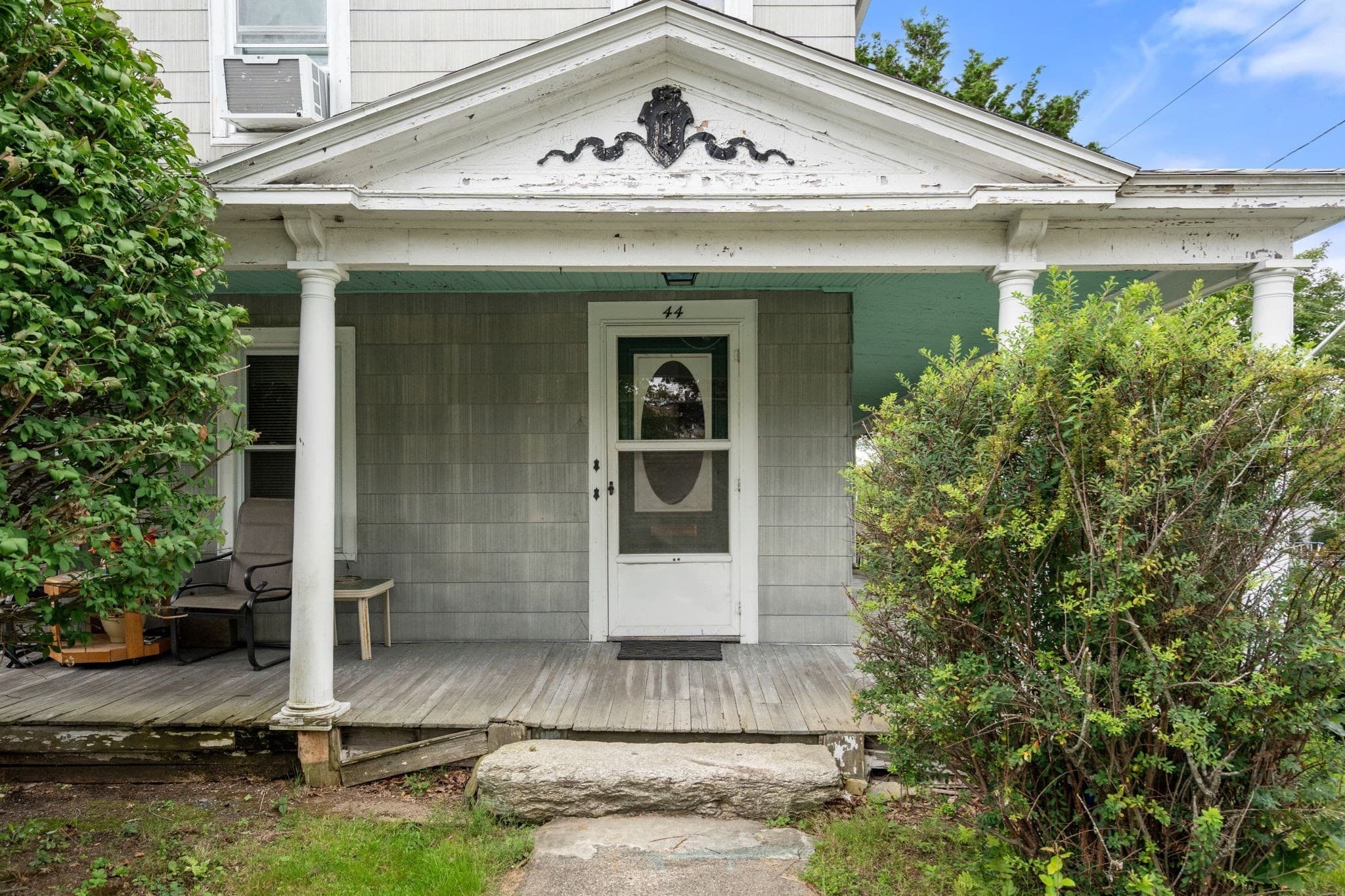 3 Family at 44 Grove St, Leicester MA 01524, photo 5 of 26