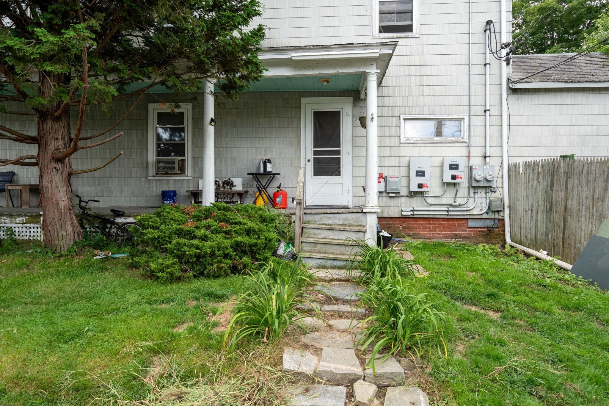 3 Family at 44 Grove St, Leicester MA 01524, photo 9 of 26