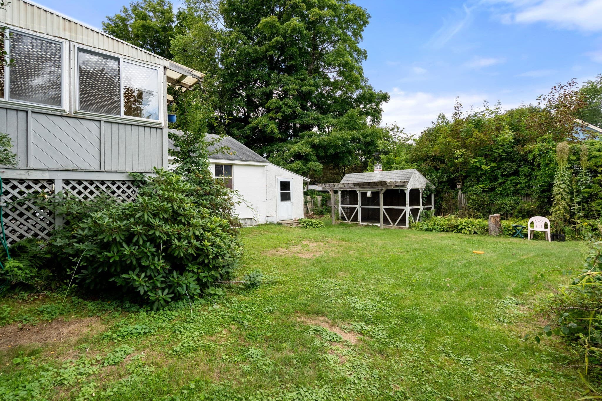 3 Family at 44 Grove St, Leicester MA 01524, photo 10 of 26